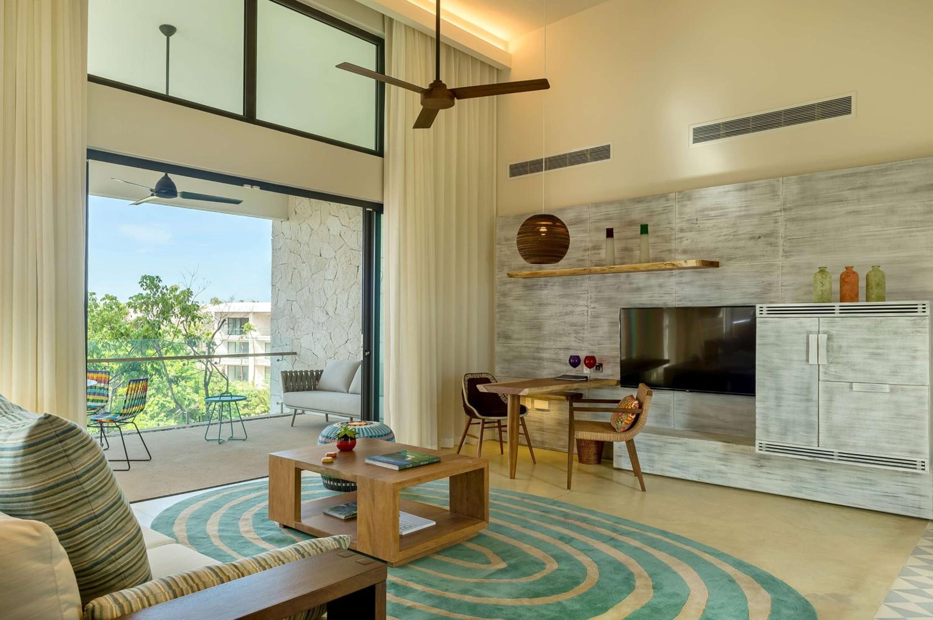 Suite con piscina privada y vista a la laguna