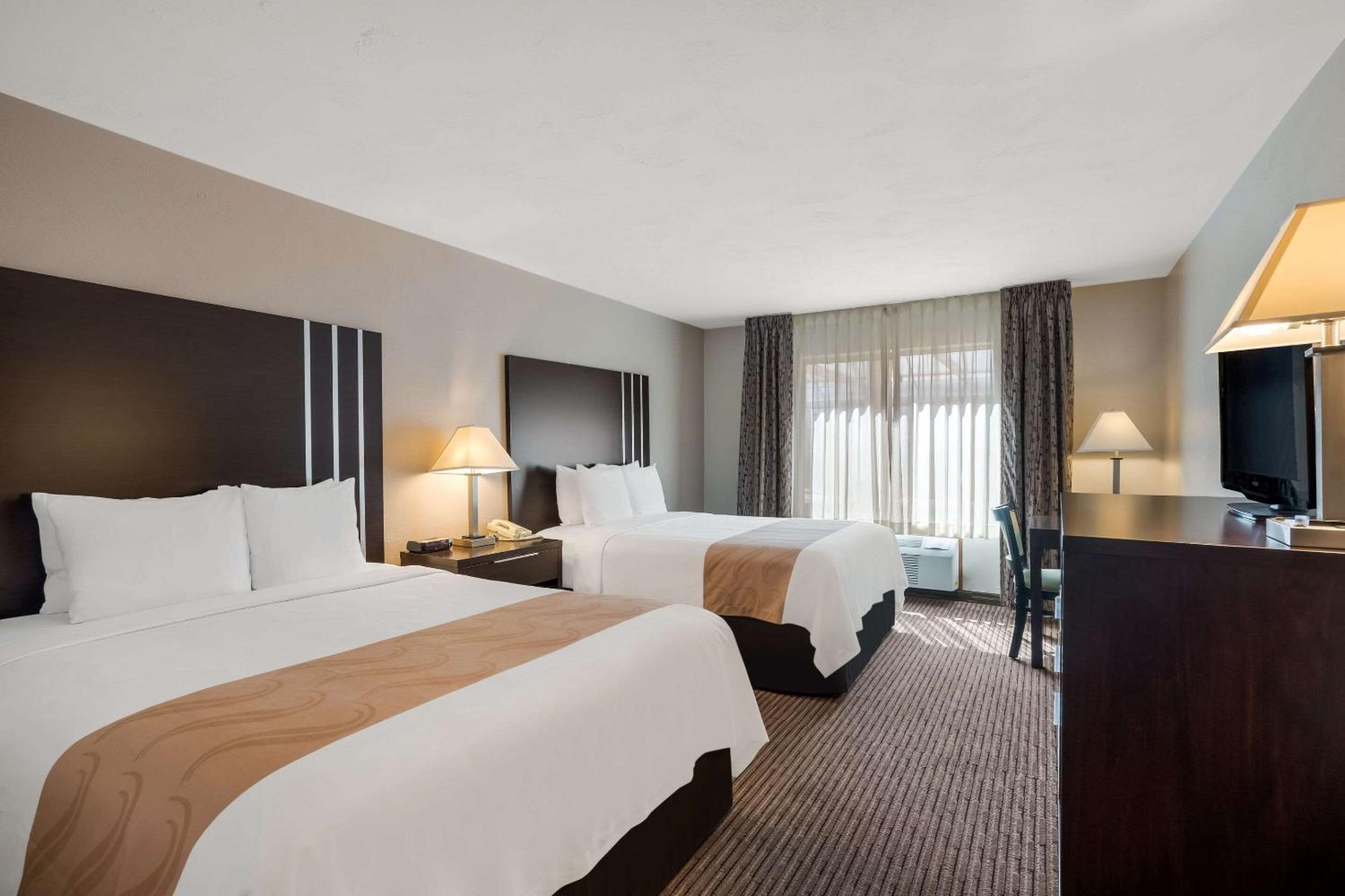 Queen Room with Two Queen Beds - Non-Smoking photo 1