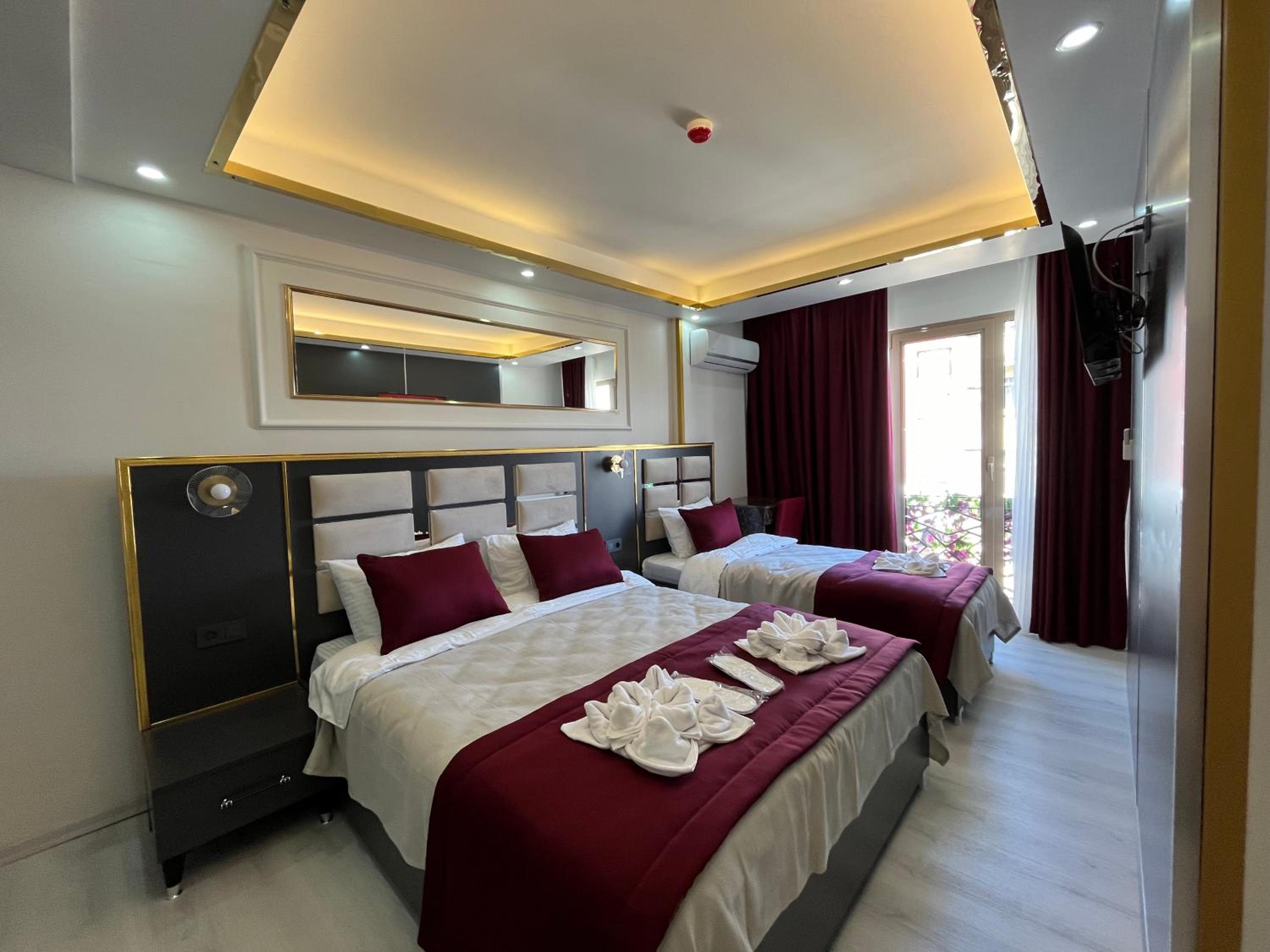Deluxe Triple Room photo 1