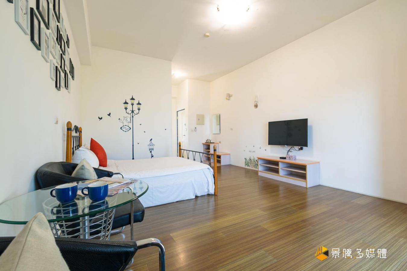Large Double Room photo 3