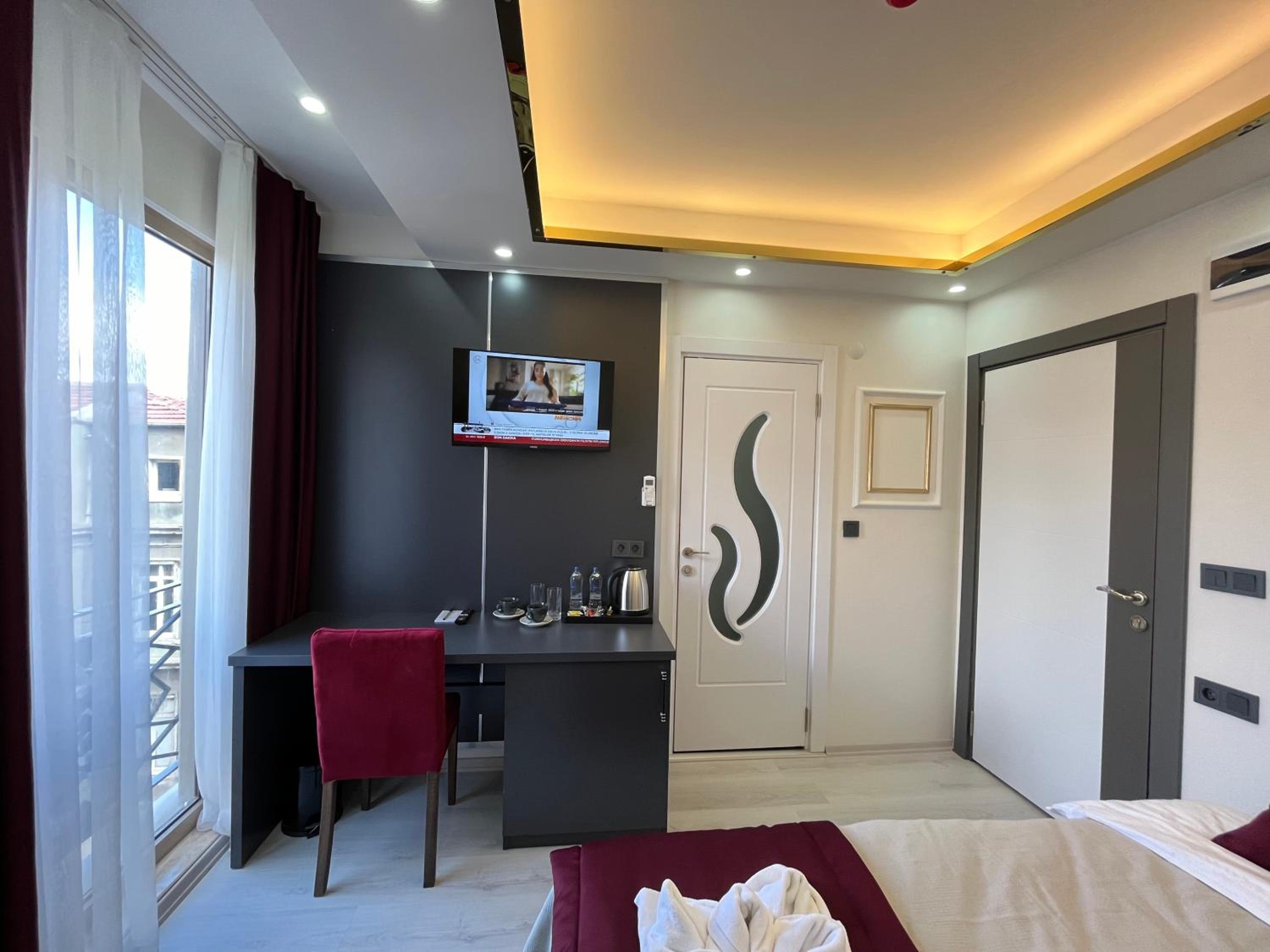 Deluxe Queen Room photo 2