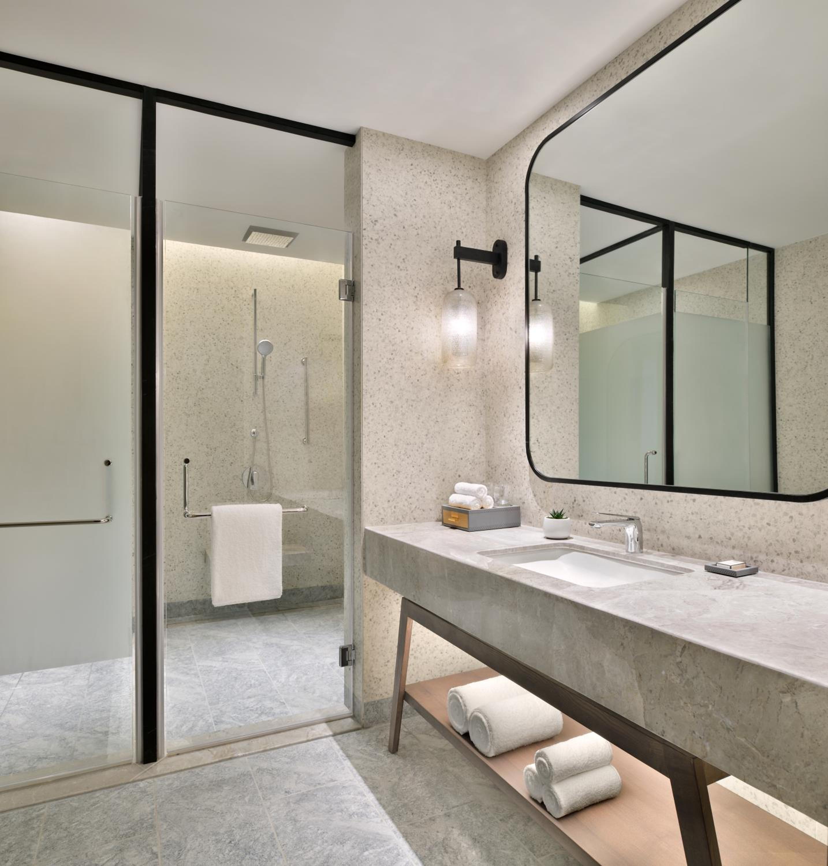 Traditional Queen Room with Courtyard View - Photo 2