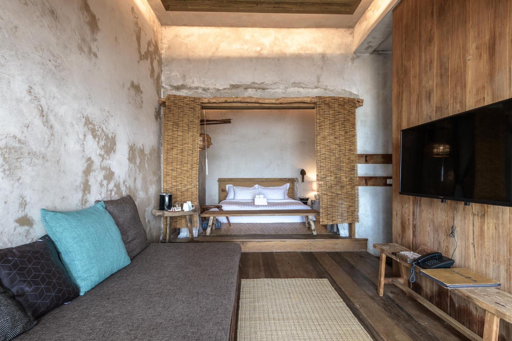 Seaview Loft Suites - Photo 5