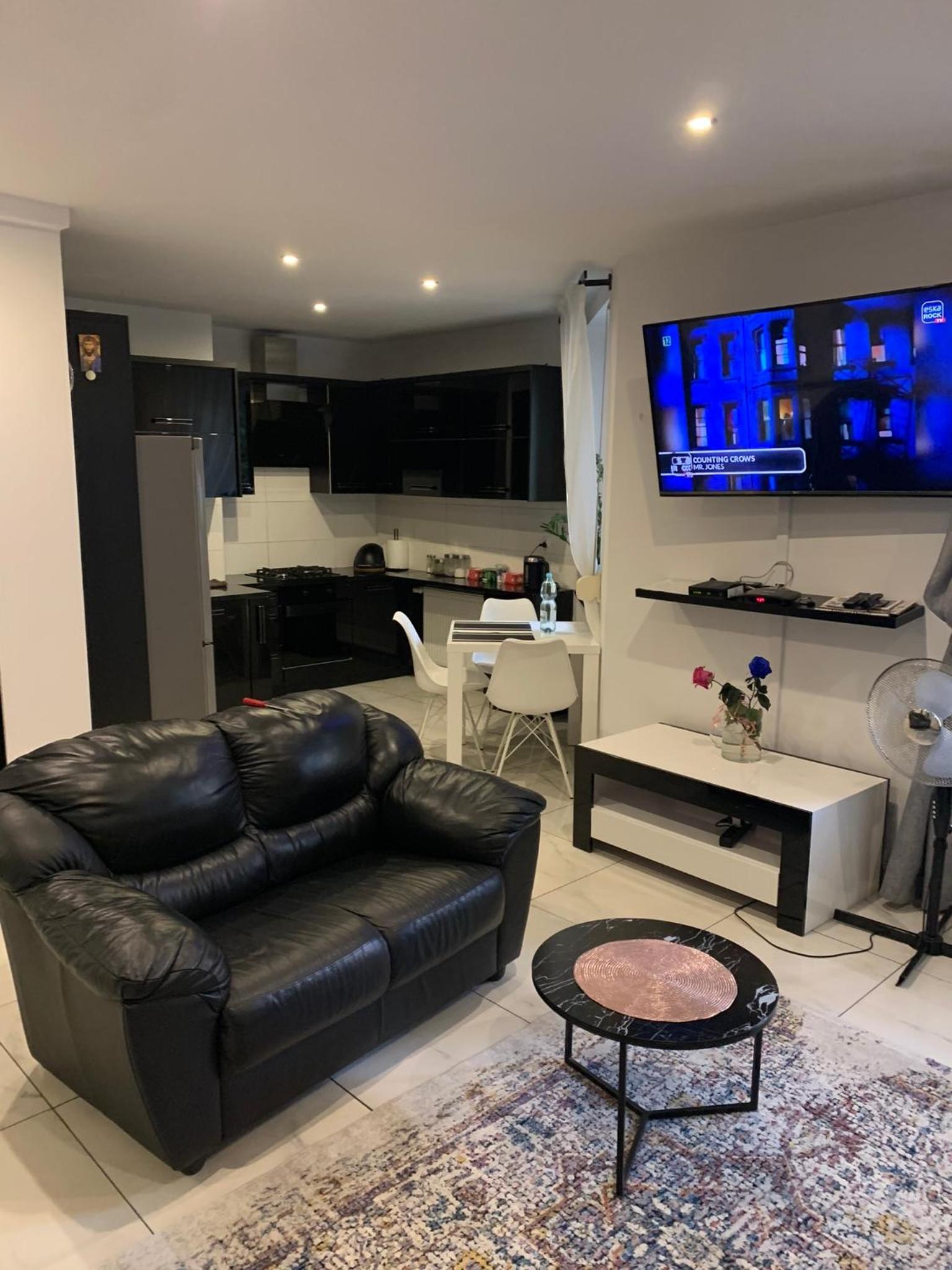 One-Bedroom Apartment - Photo 12