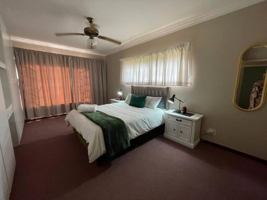 One-Bedroom Apartment photo 2