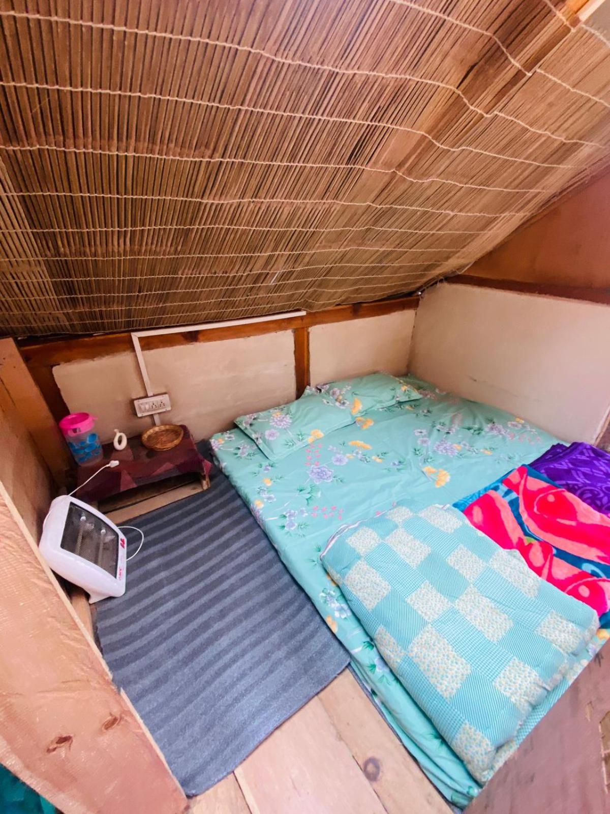 Budget Double Room photo 3