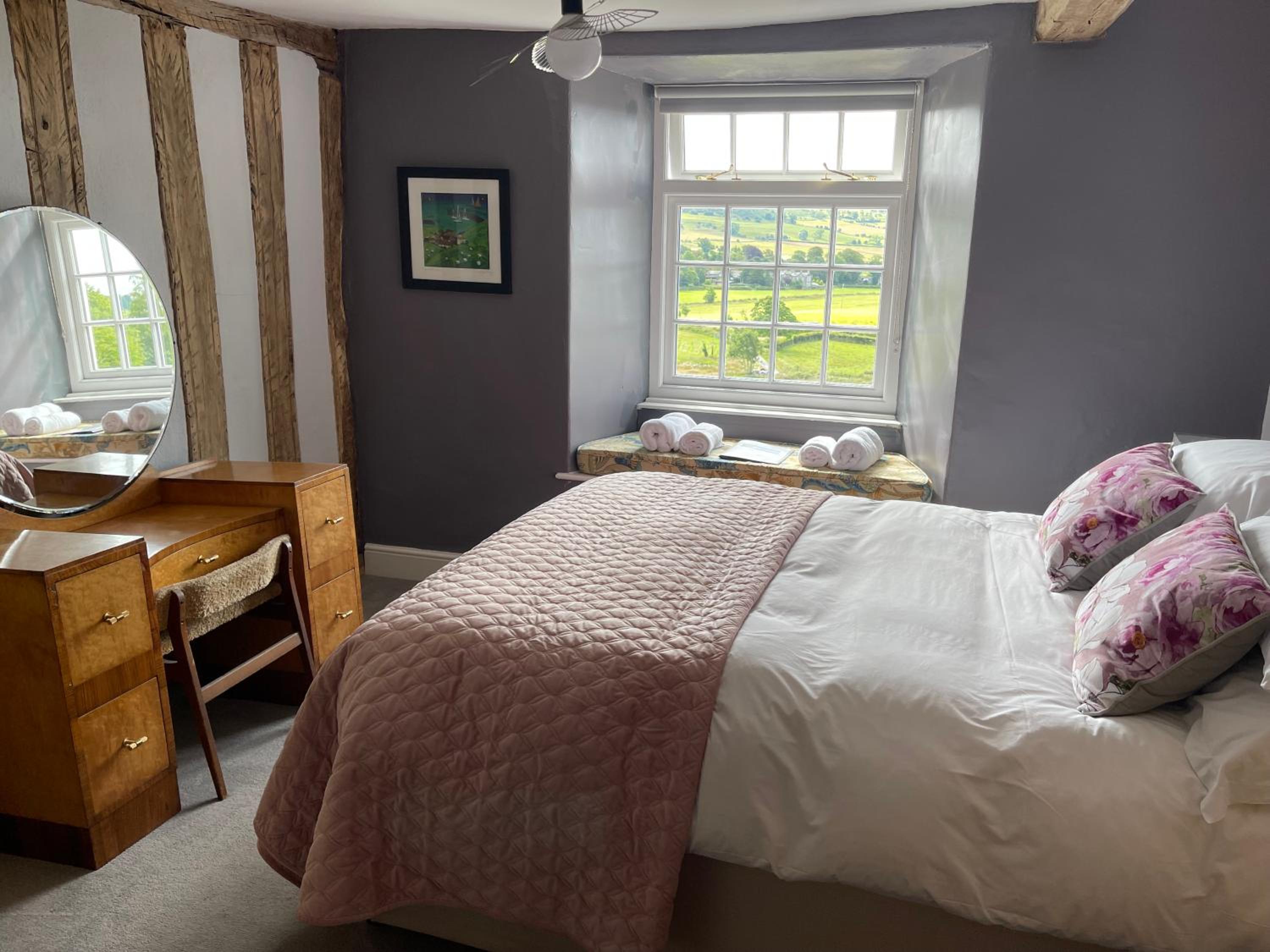 Seven-Bedroom House photo 1