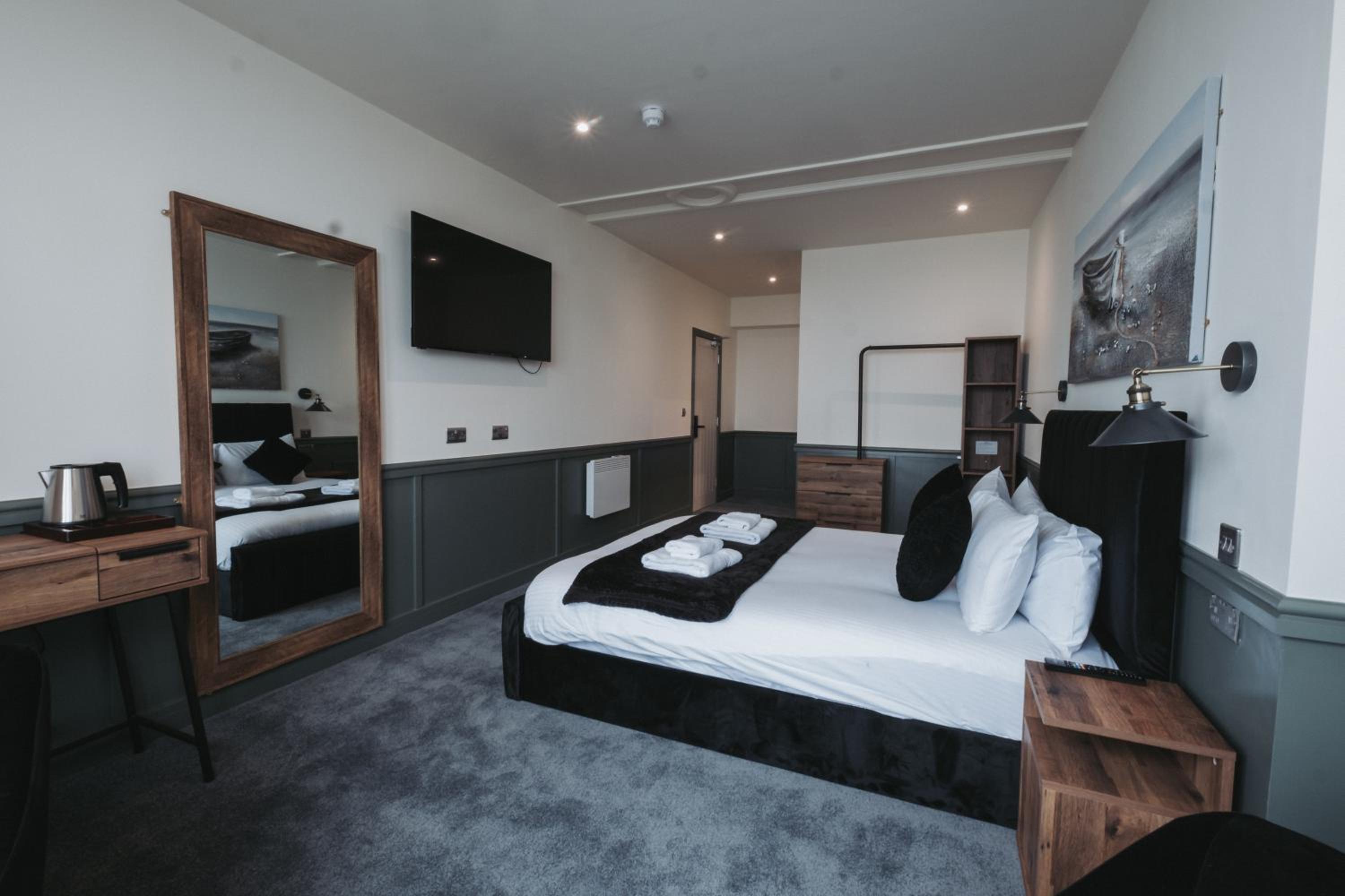 Standard Double Room - Photo 3