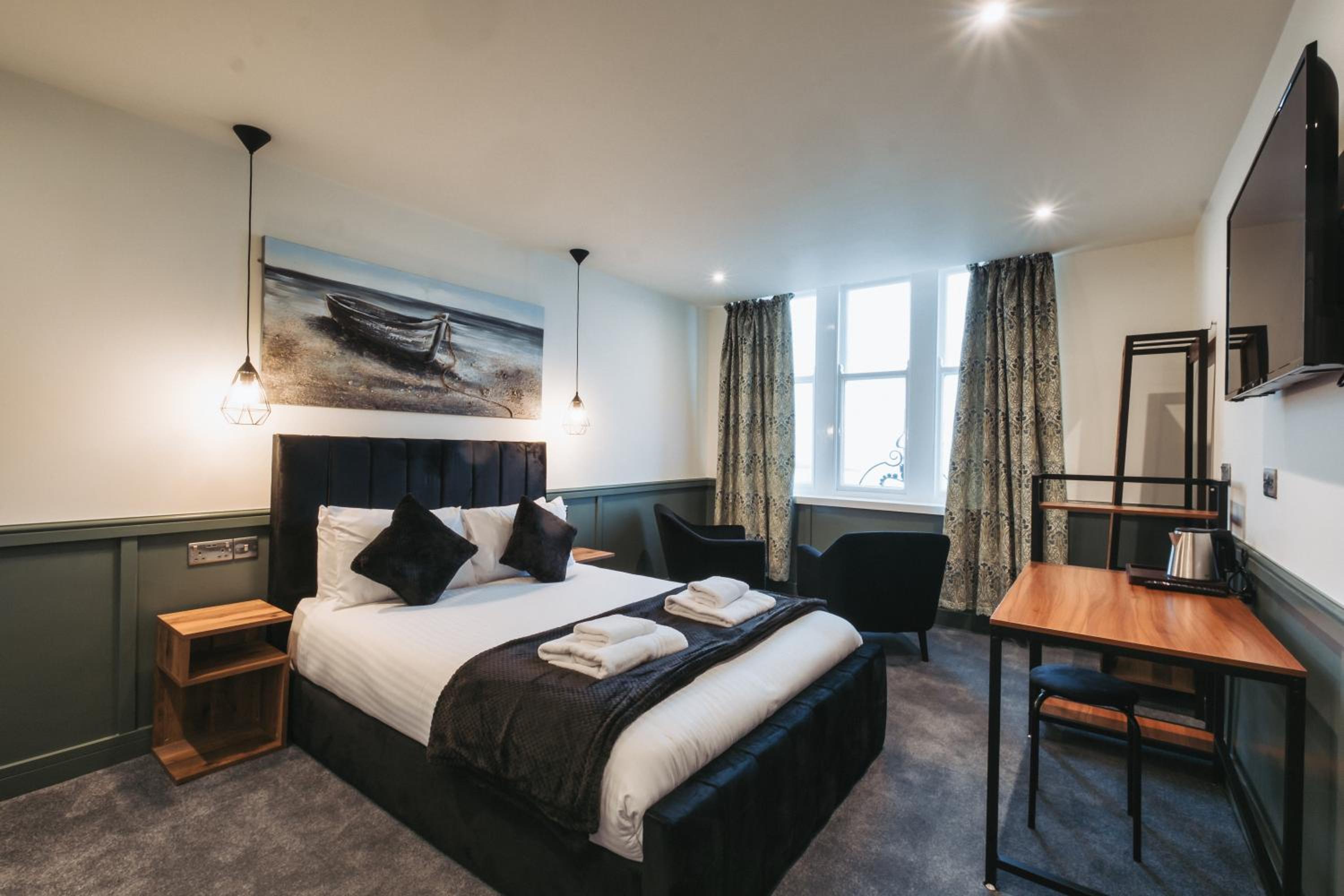 Standard Double Room - Photo 8