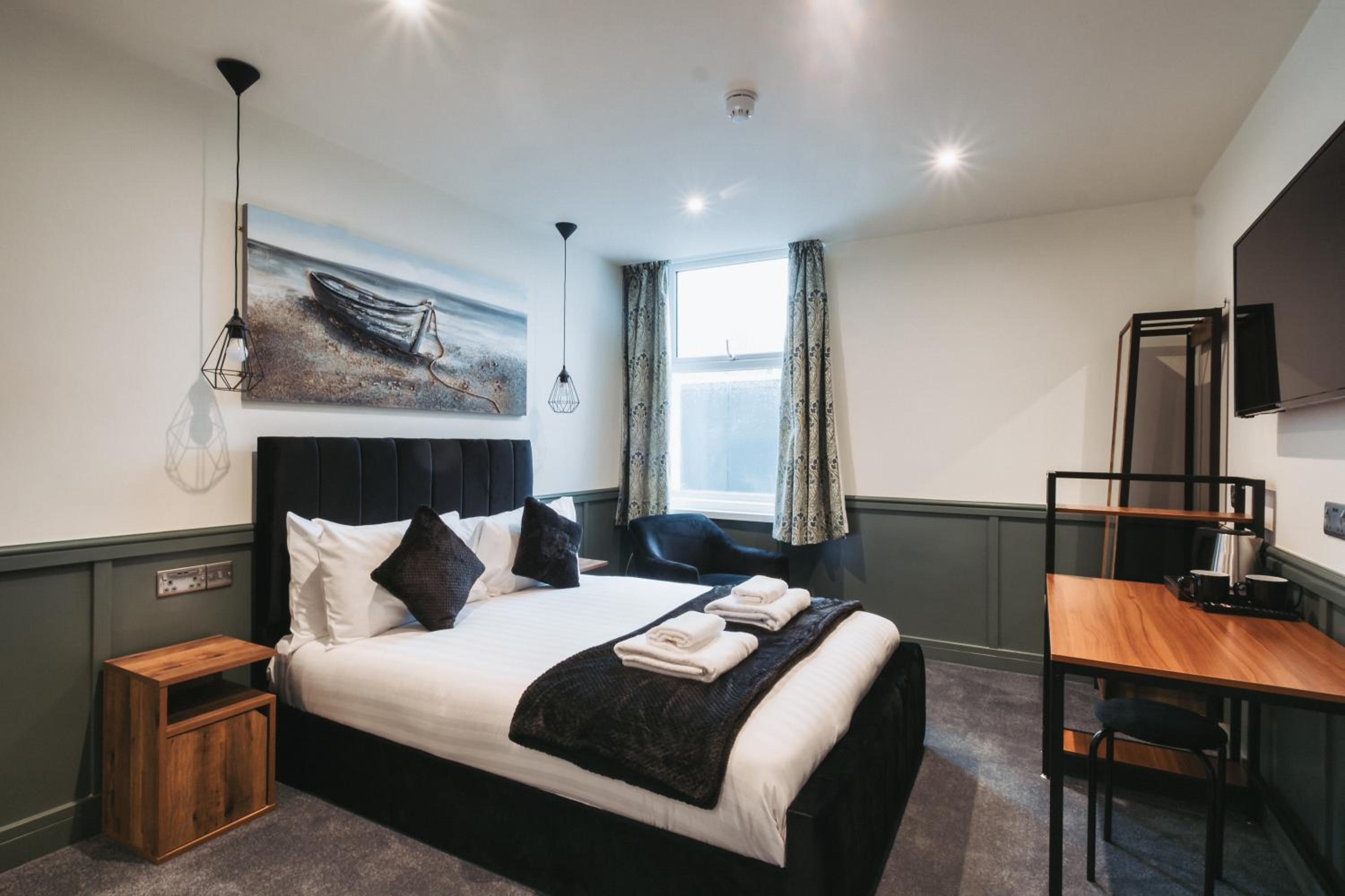 Standard Double Room - Photo 10