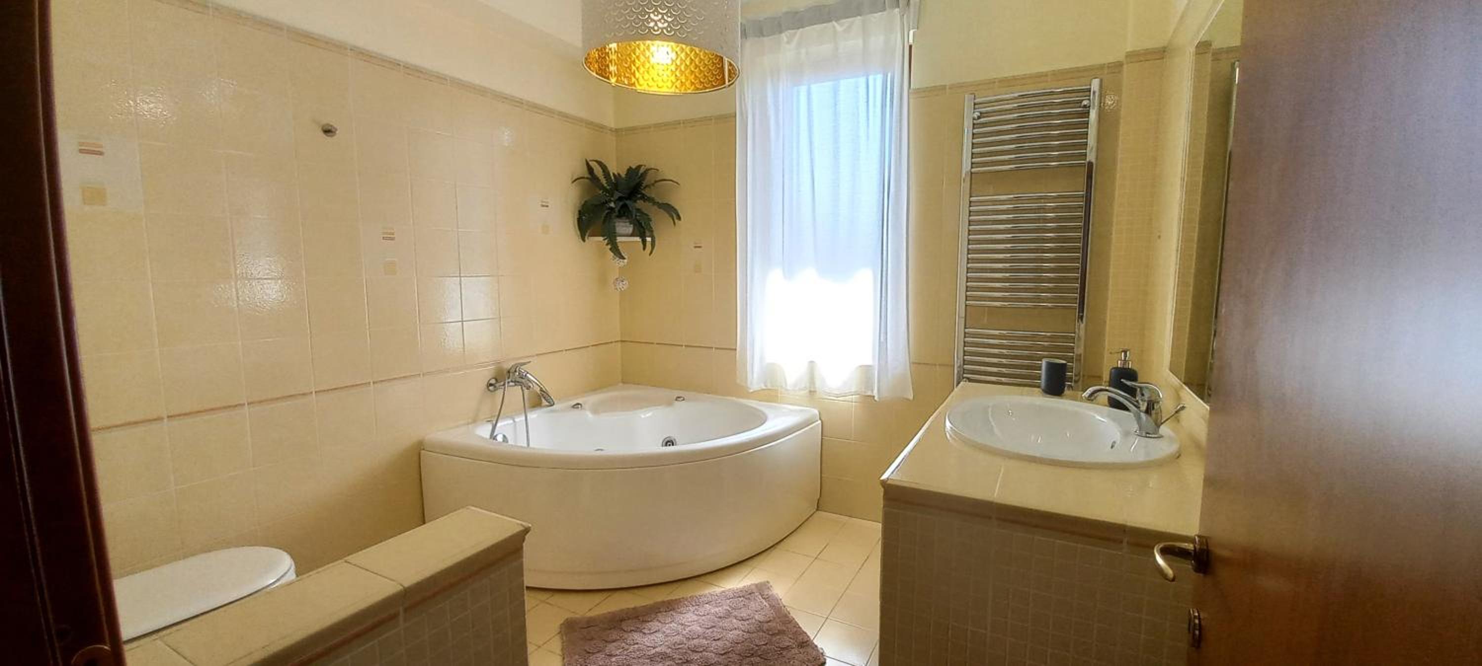 Three-Bedroom Apartment - Photo 31