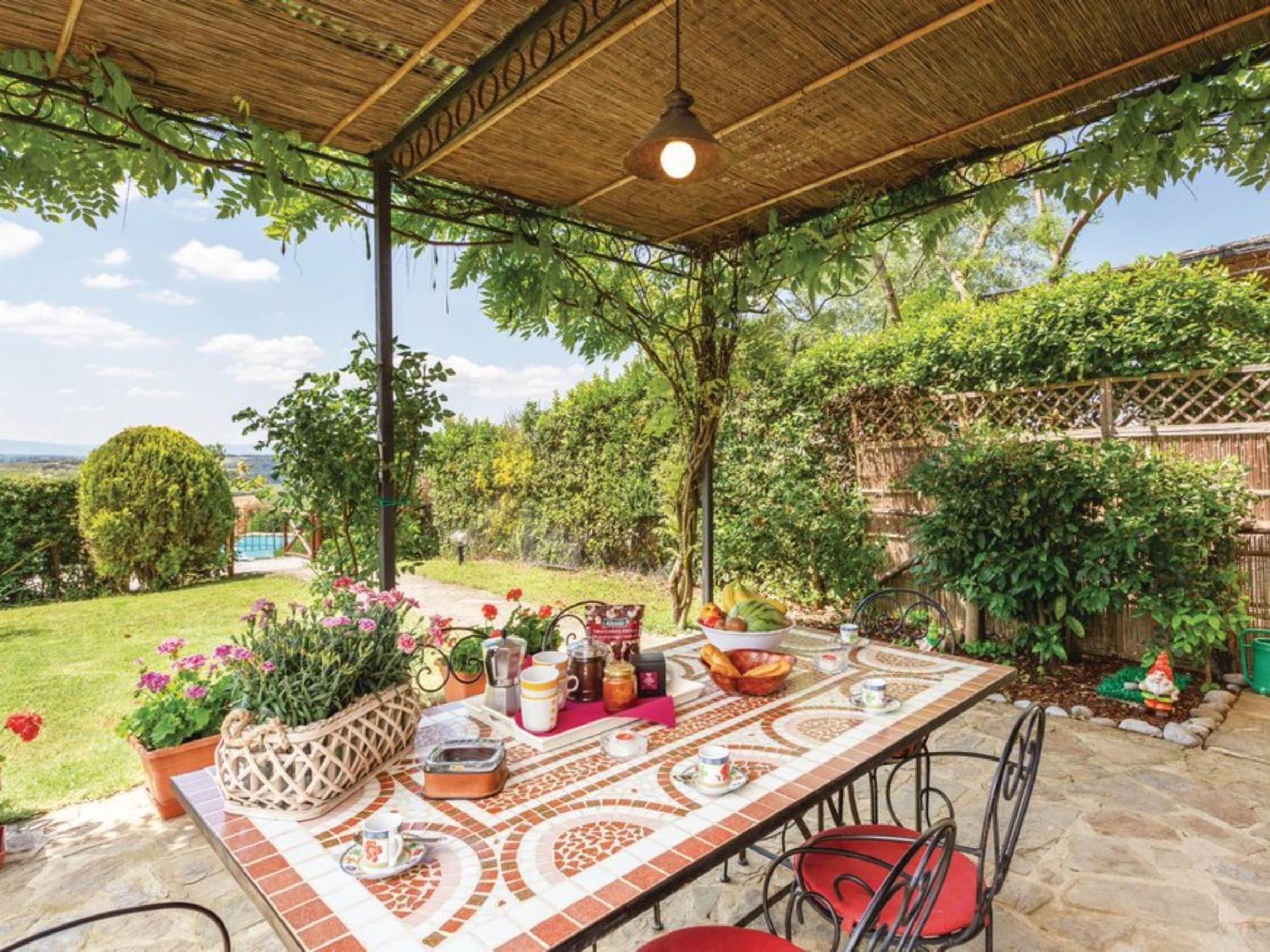 Two-Bedroom Deluxe Apartment with Garden View photo 3