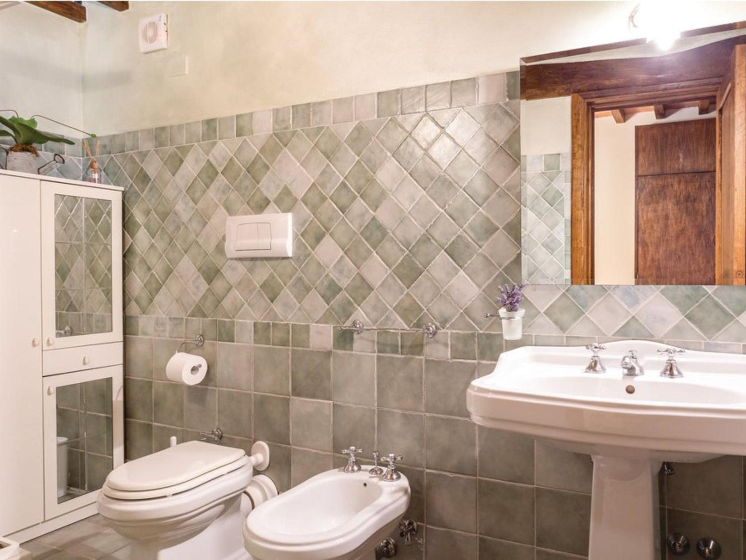 Two-Bedroom Deluxe Apartment with Garden View photo 2