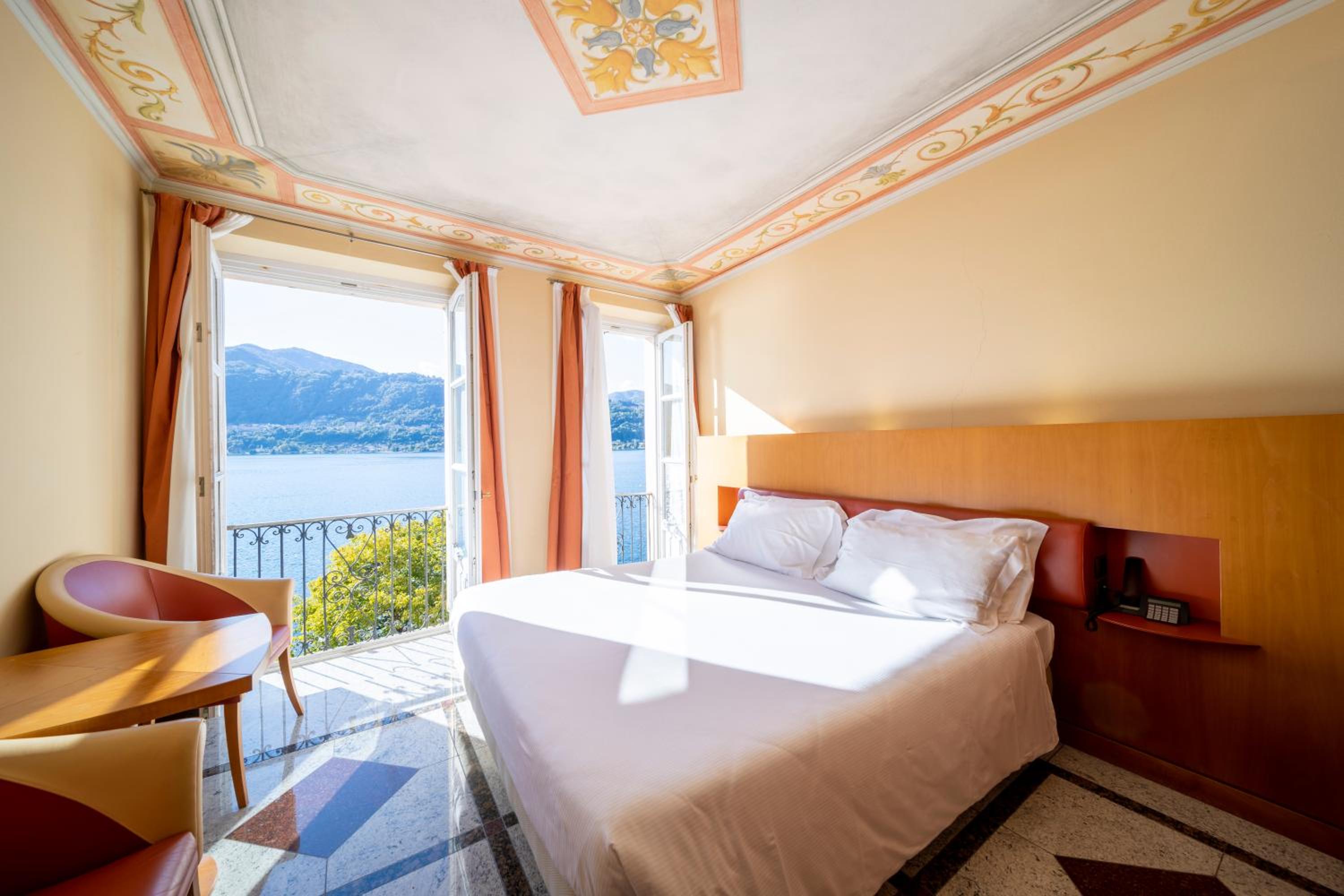 Superior Double Room with Lake View - Annex