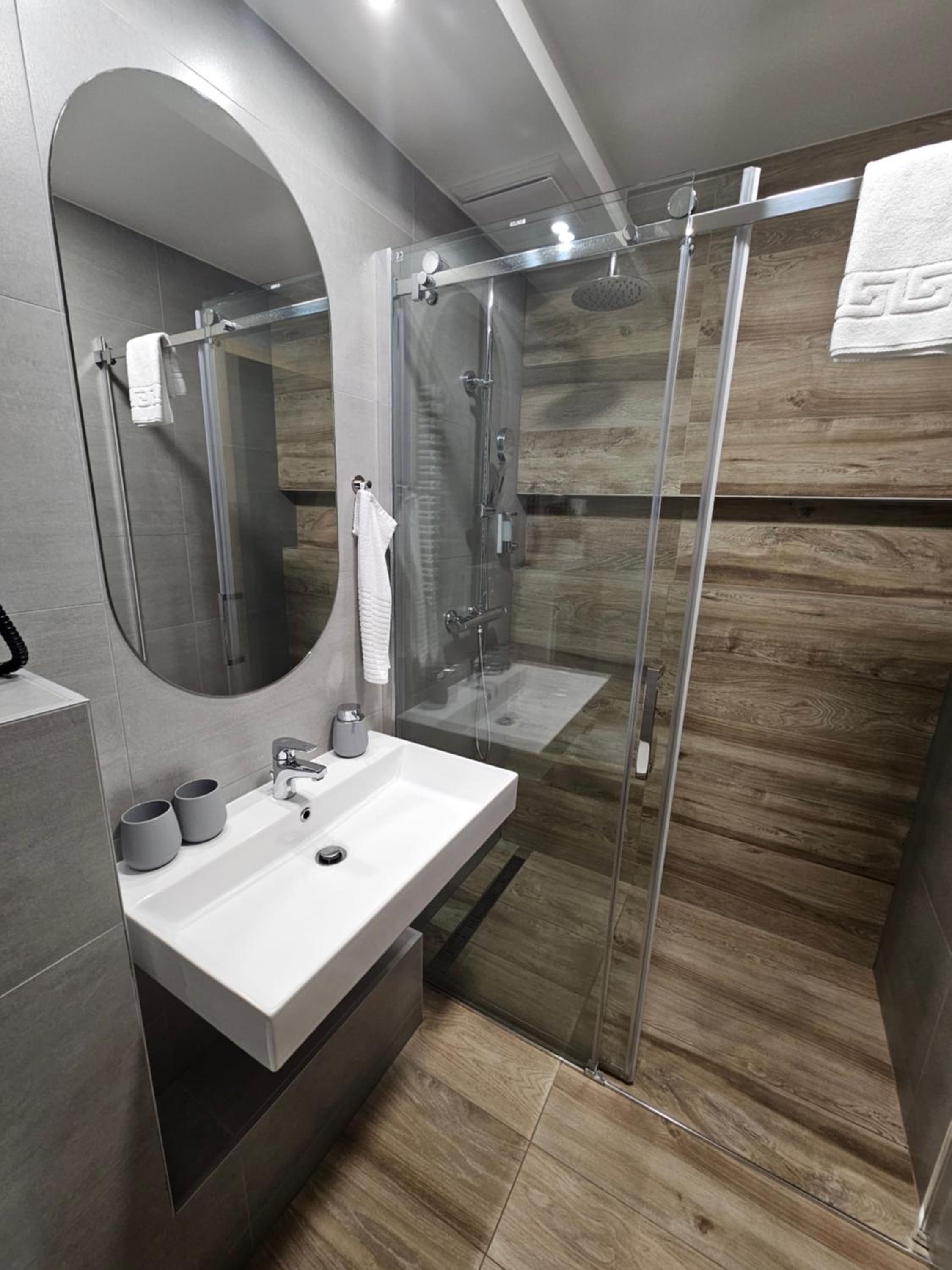One-Bedroom Apartment - Photo 11