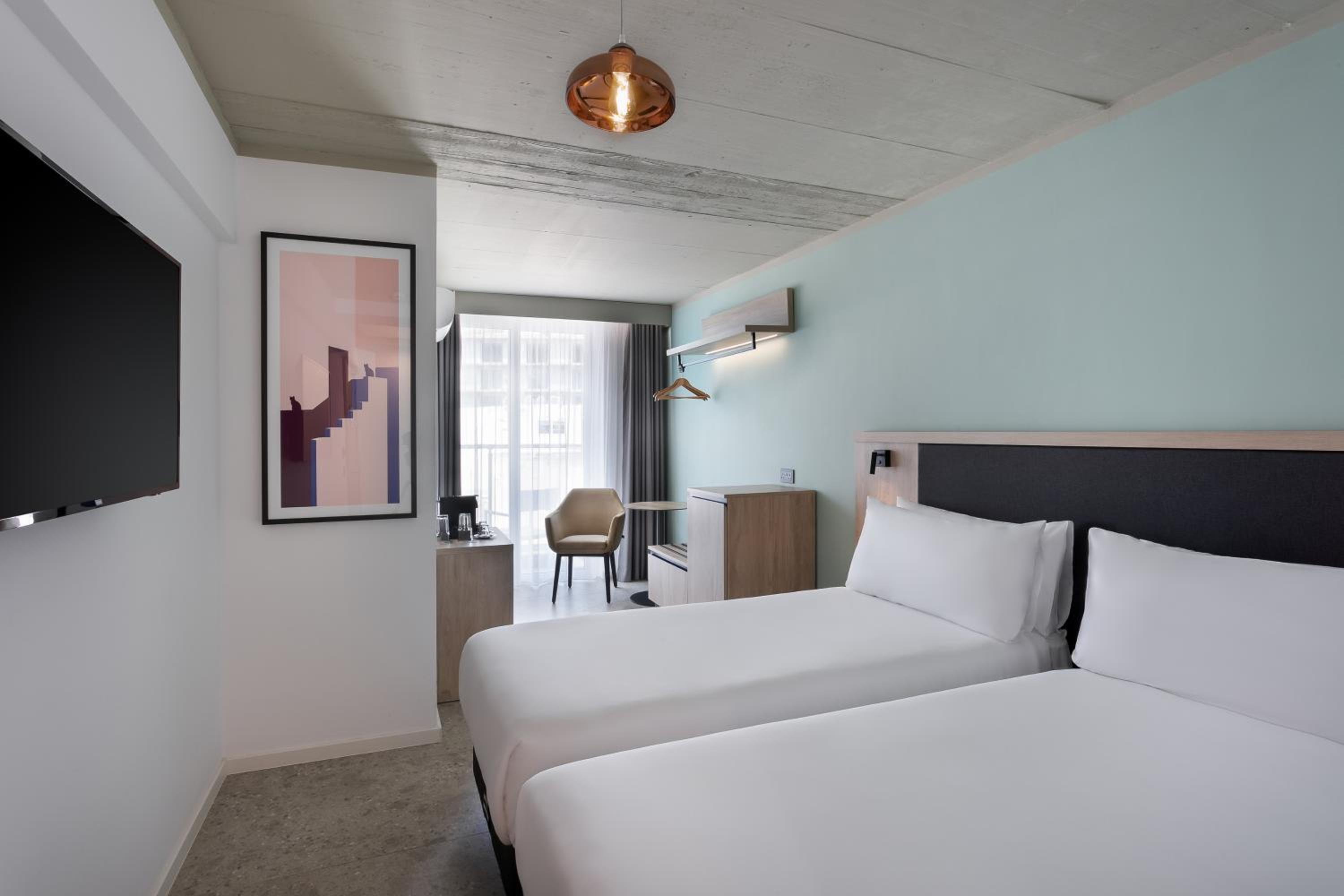 Standard Twin Room