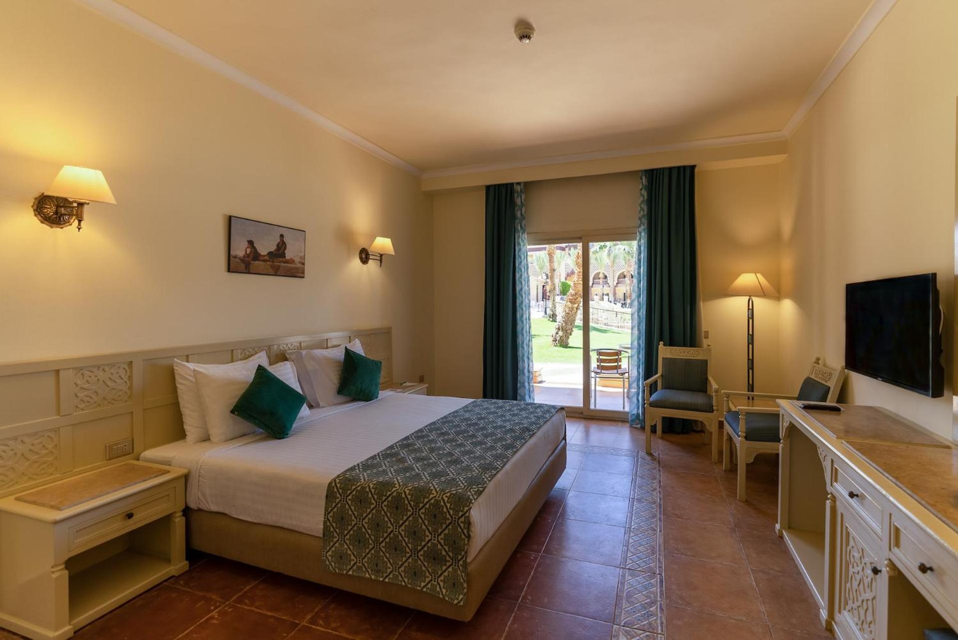 Family Suite with Garden View - Photo 4