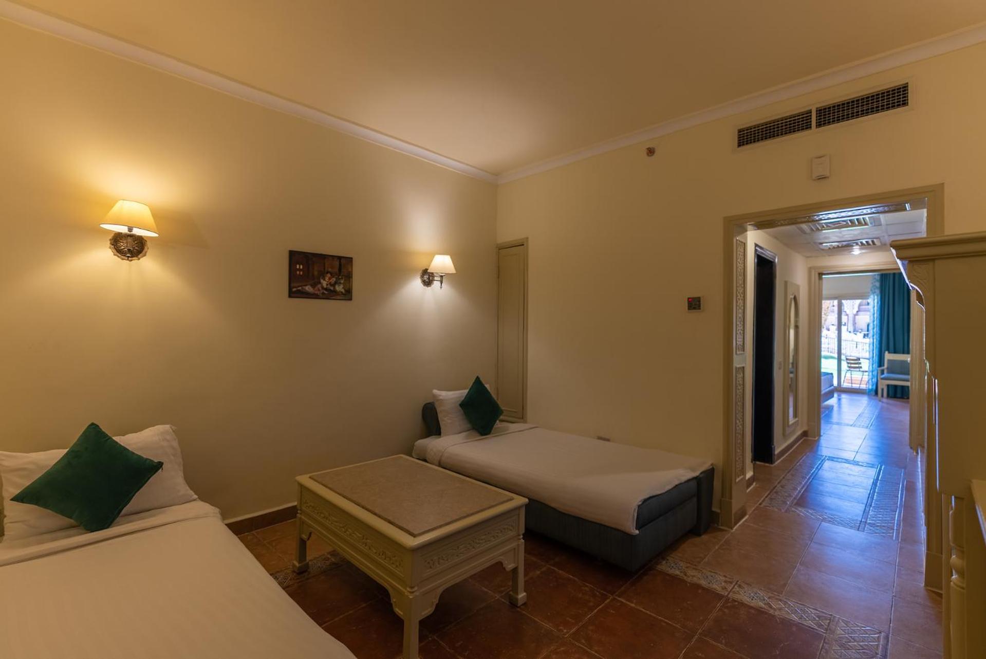 Family Suite with Garden View - Photo 6