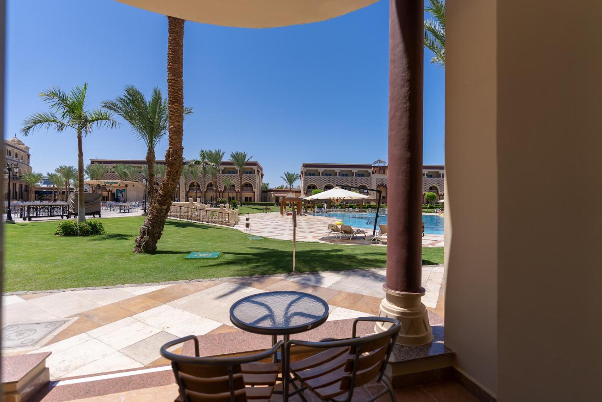 Family Suite with Garden View - Photo 2