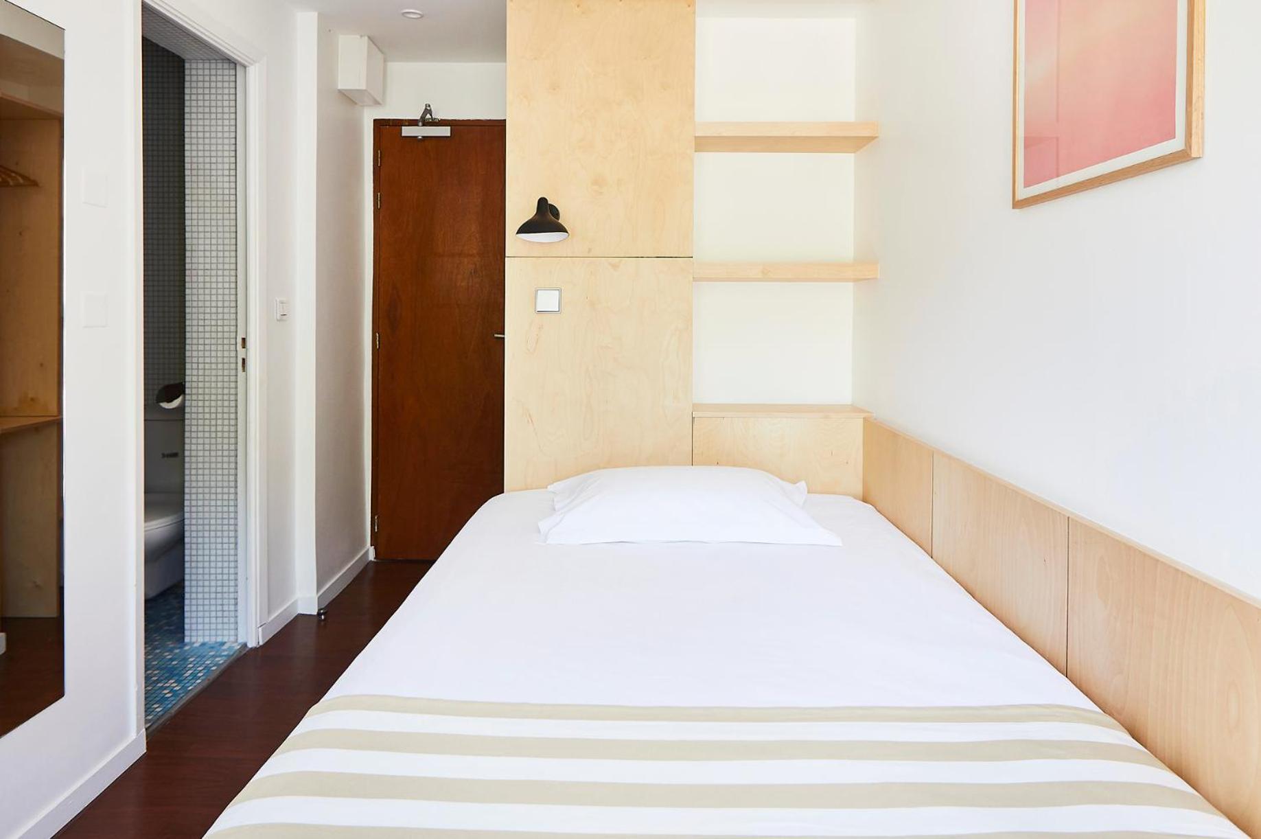Single Room with Hill View photo 3