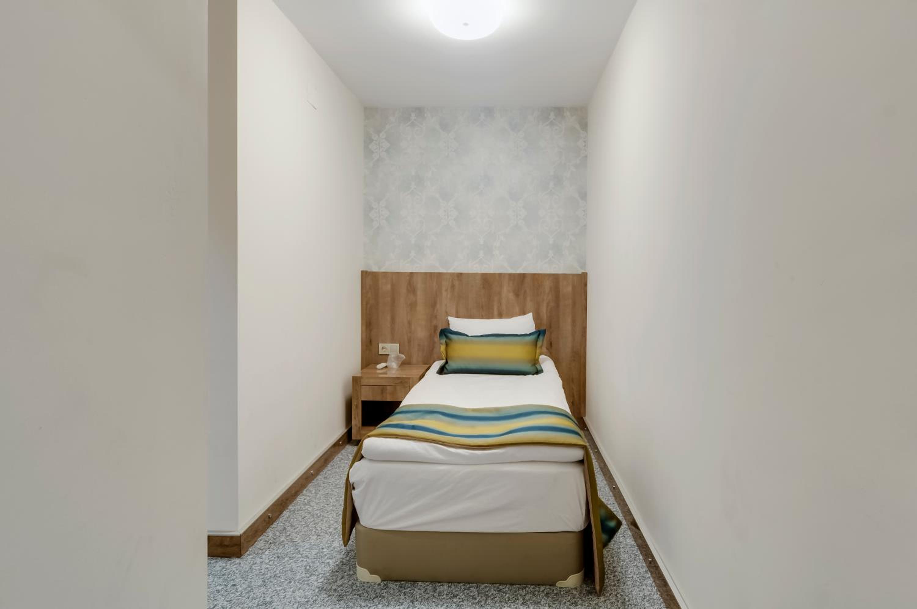 Basic Triple Room photo 1
