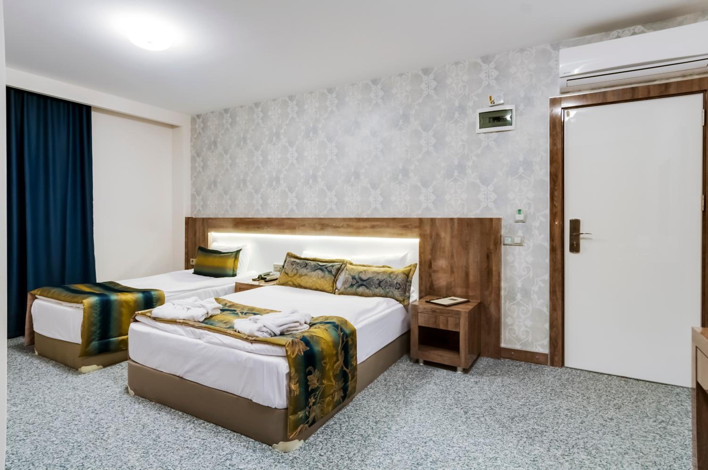Double Room with Private Bathroom photo 3