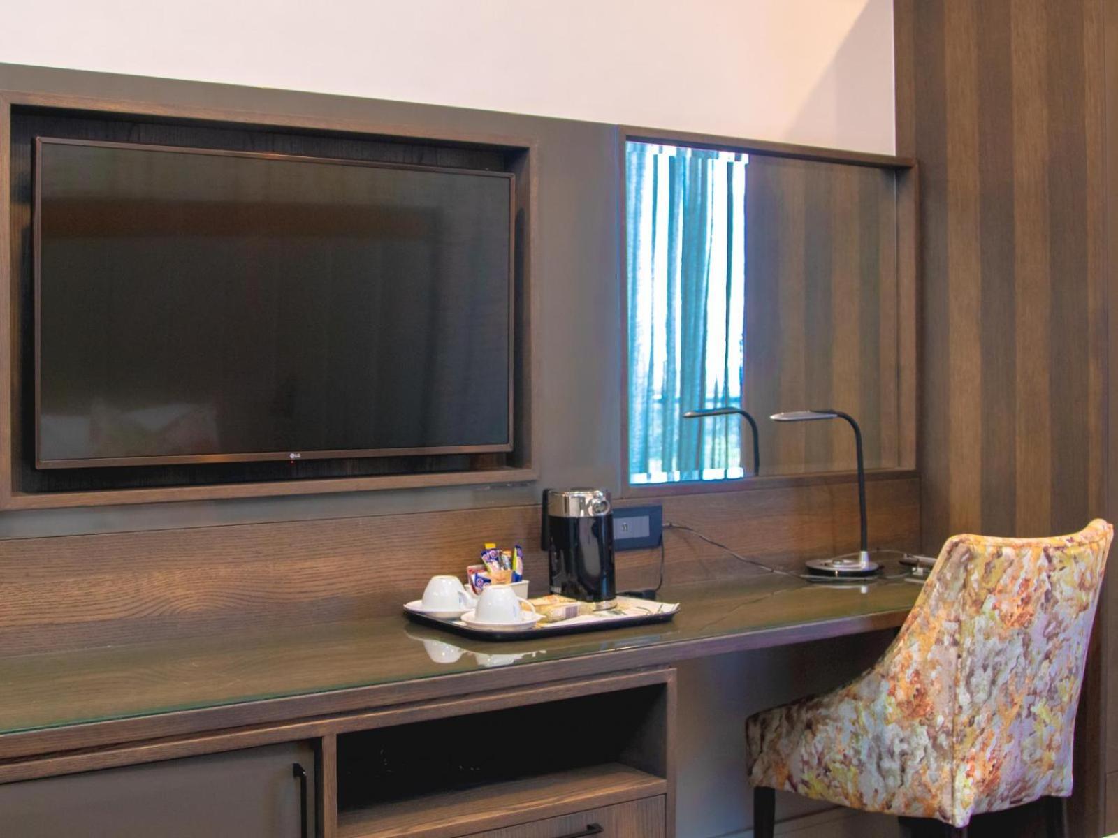Superior Suite - Photo 6