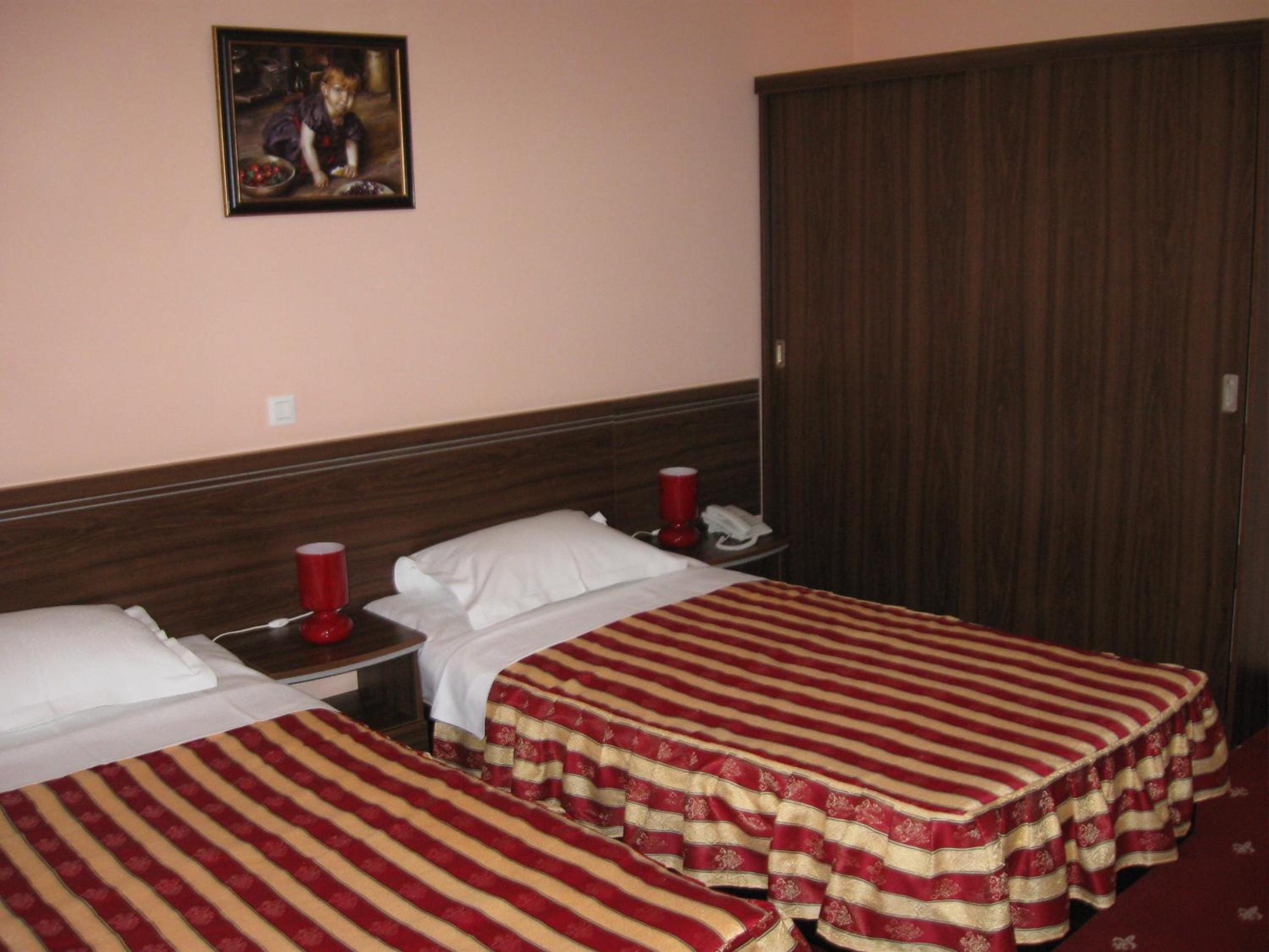 Twin Room - Photo 1