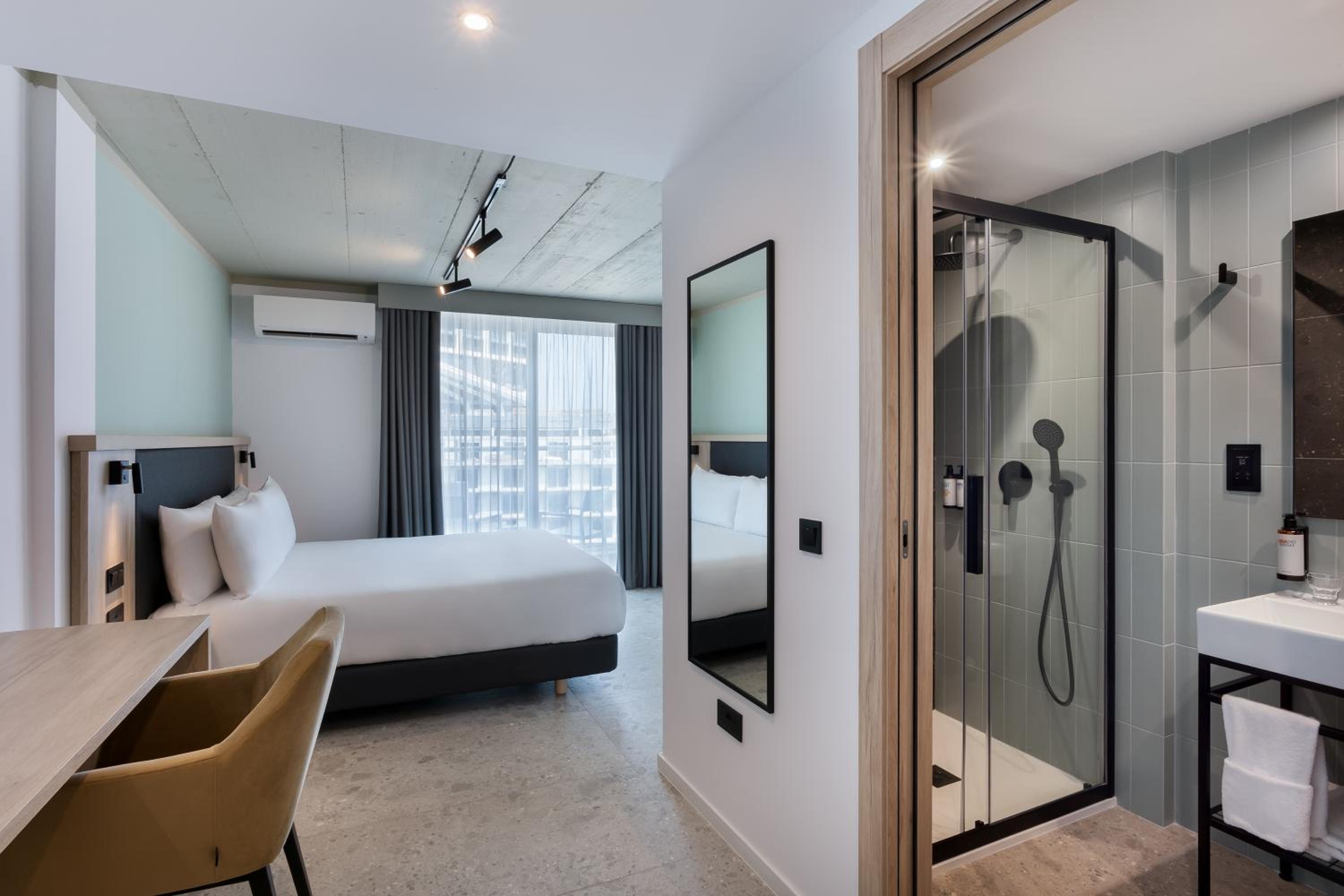 Standard King Room