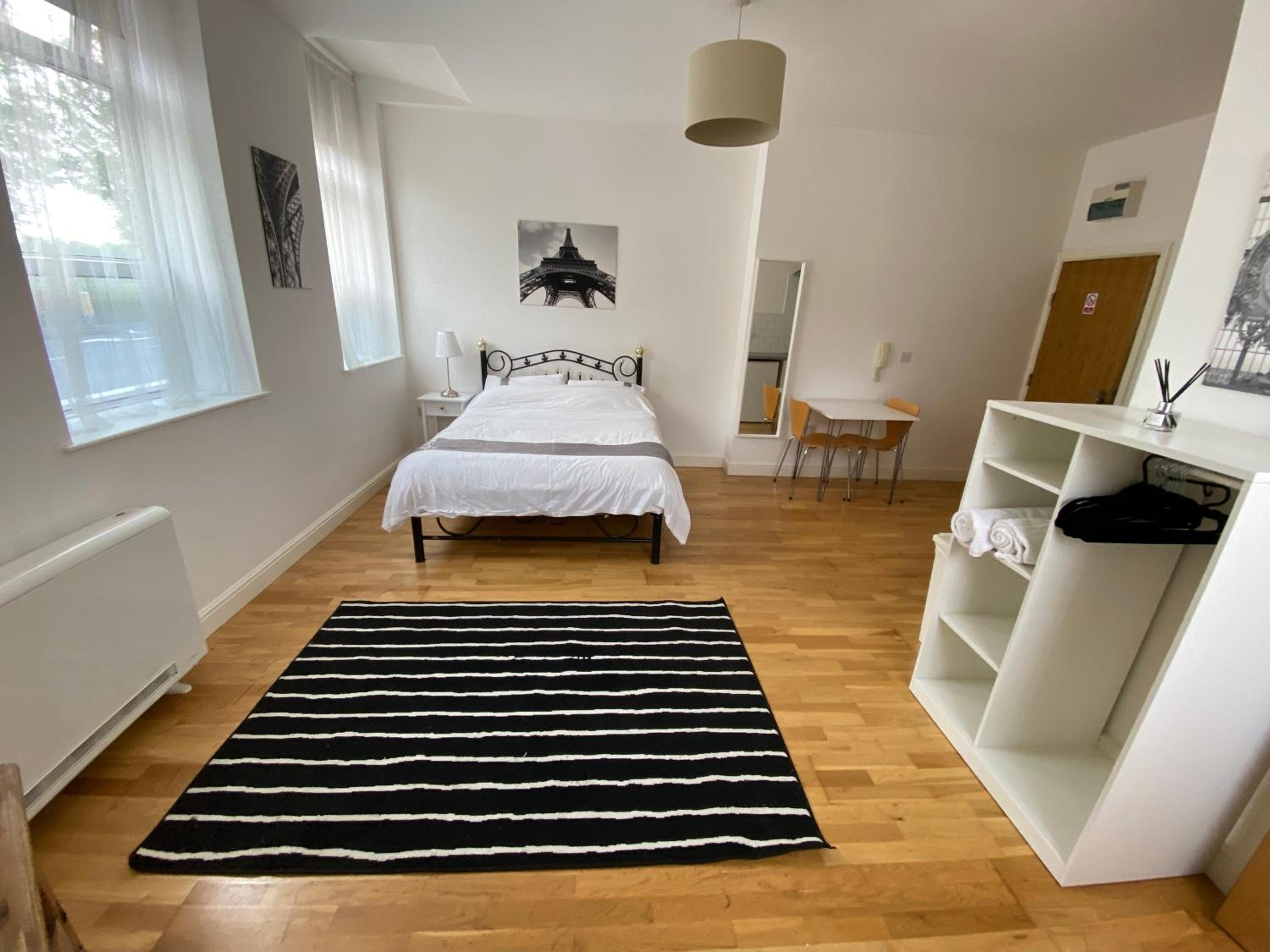 Studio Apartment