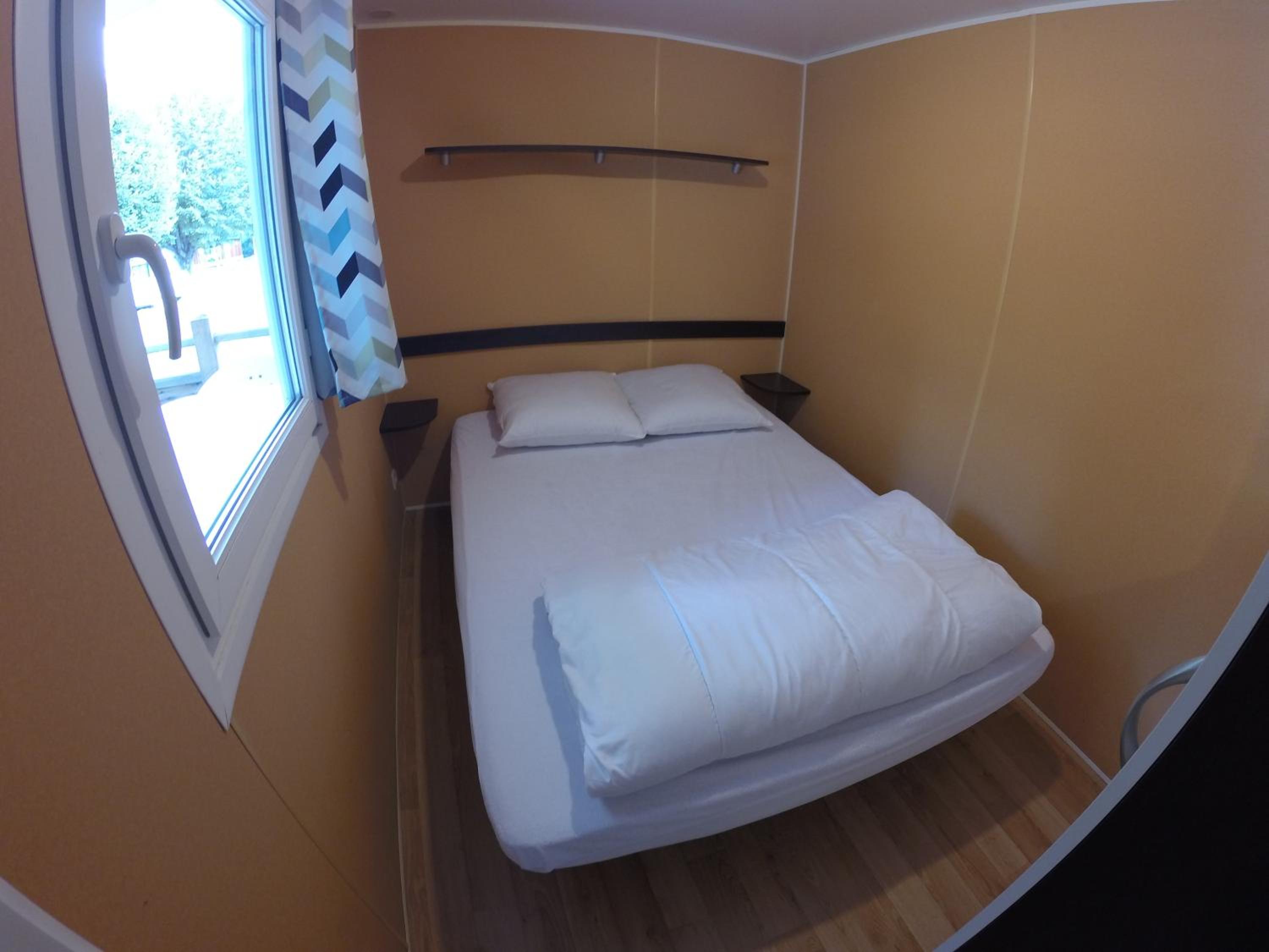 Mobile Home - Photo 3