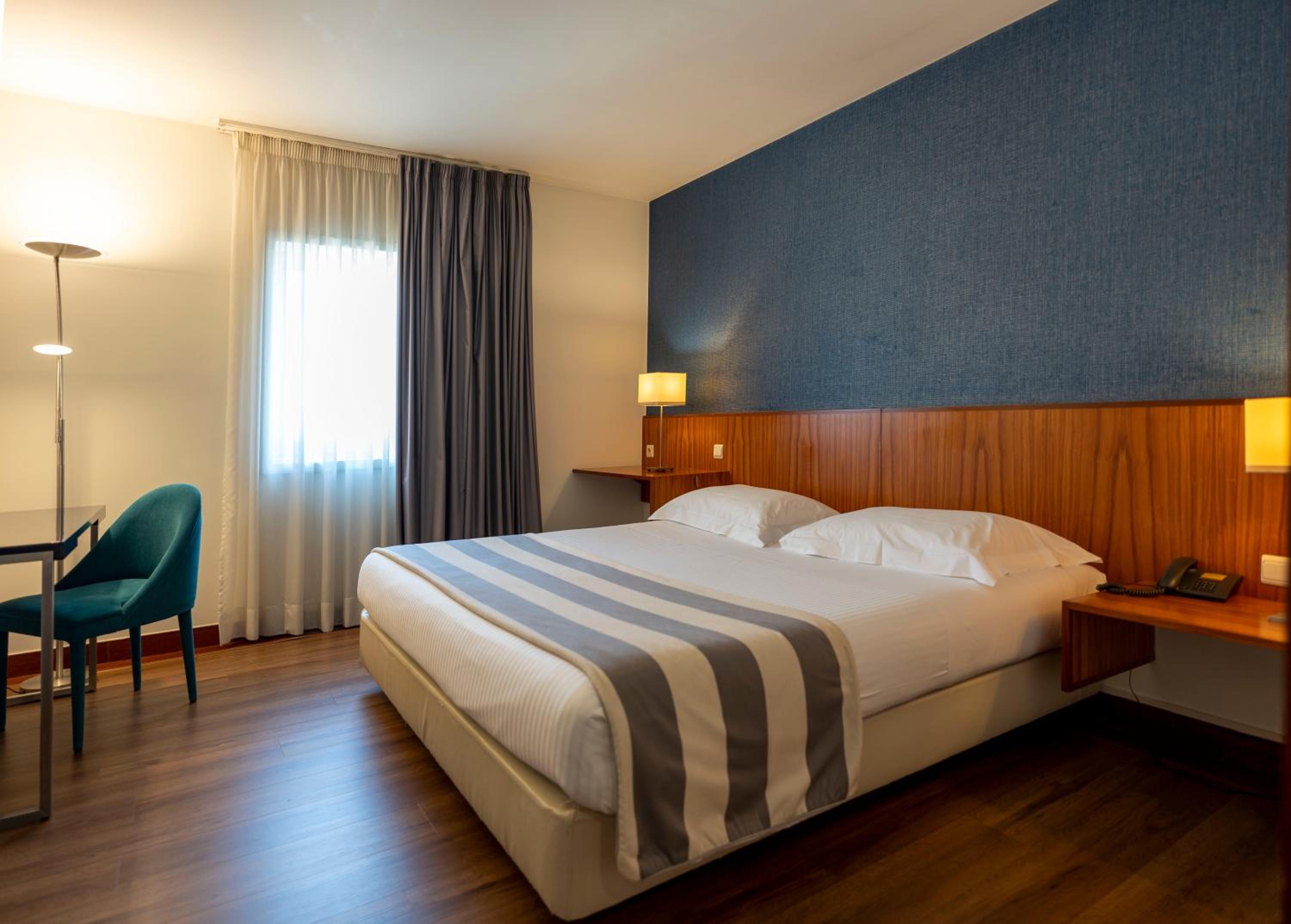 Double Room - Disability Access - Photo 1