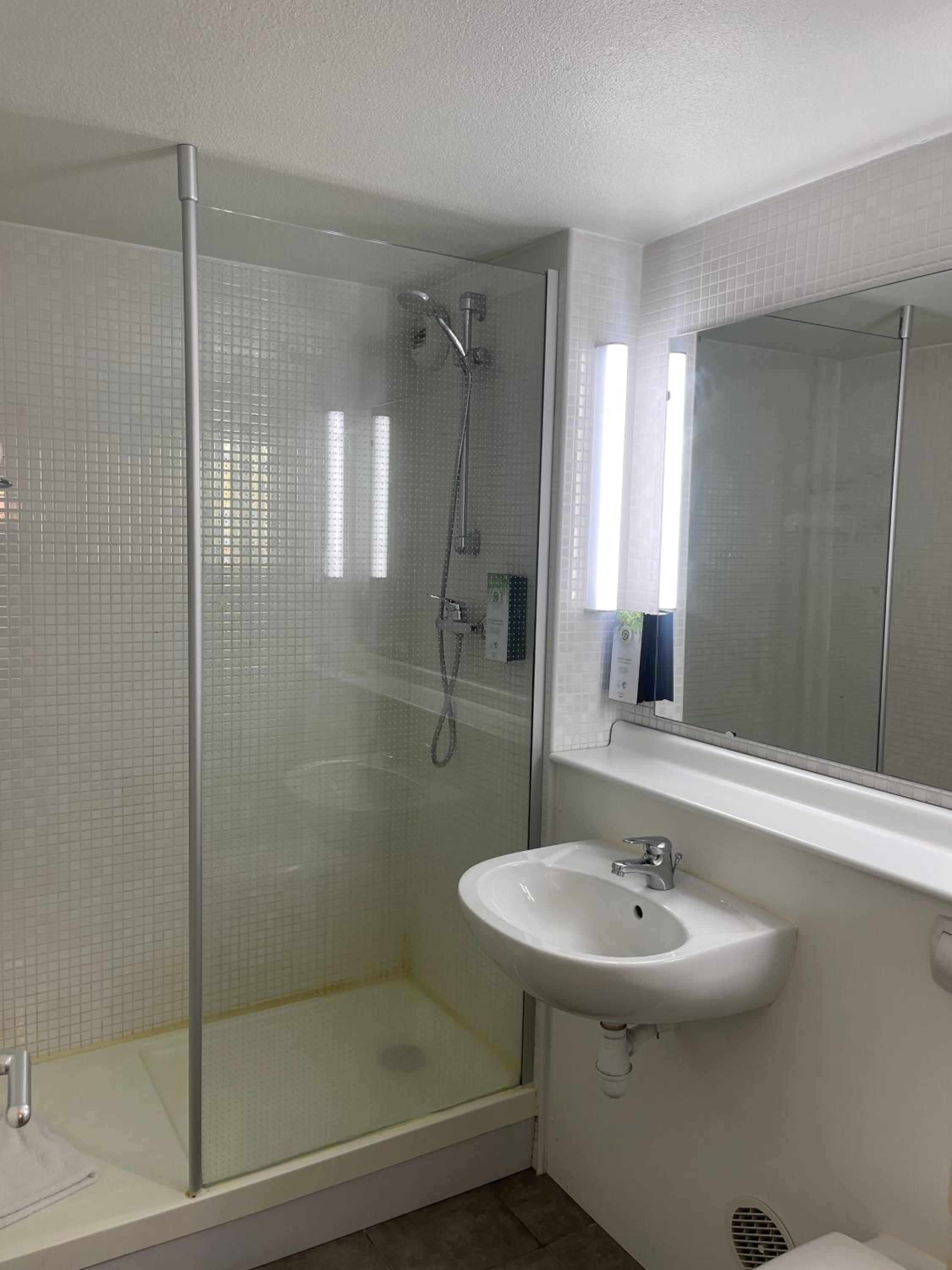 Double Room - Photo 8