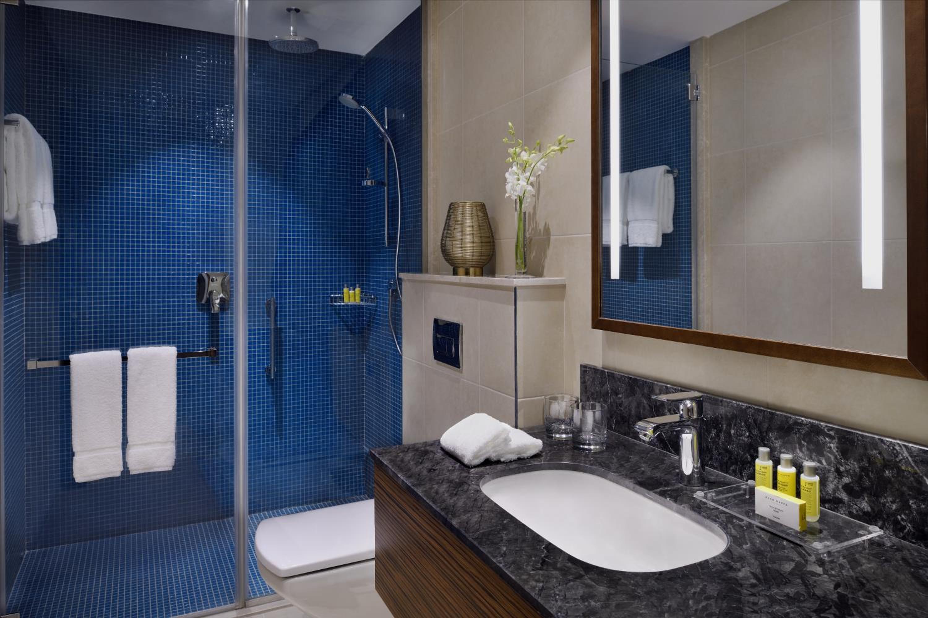 One-Bedroom King Suite  - Photo 2