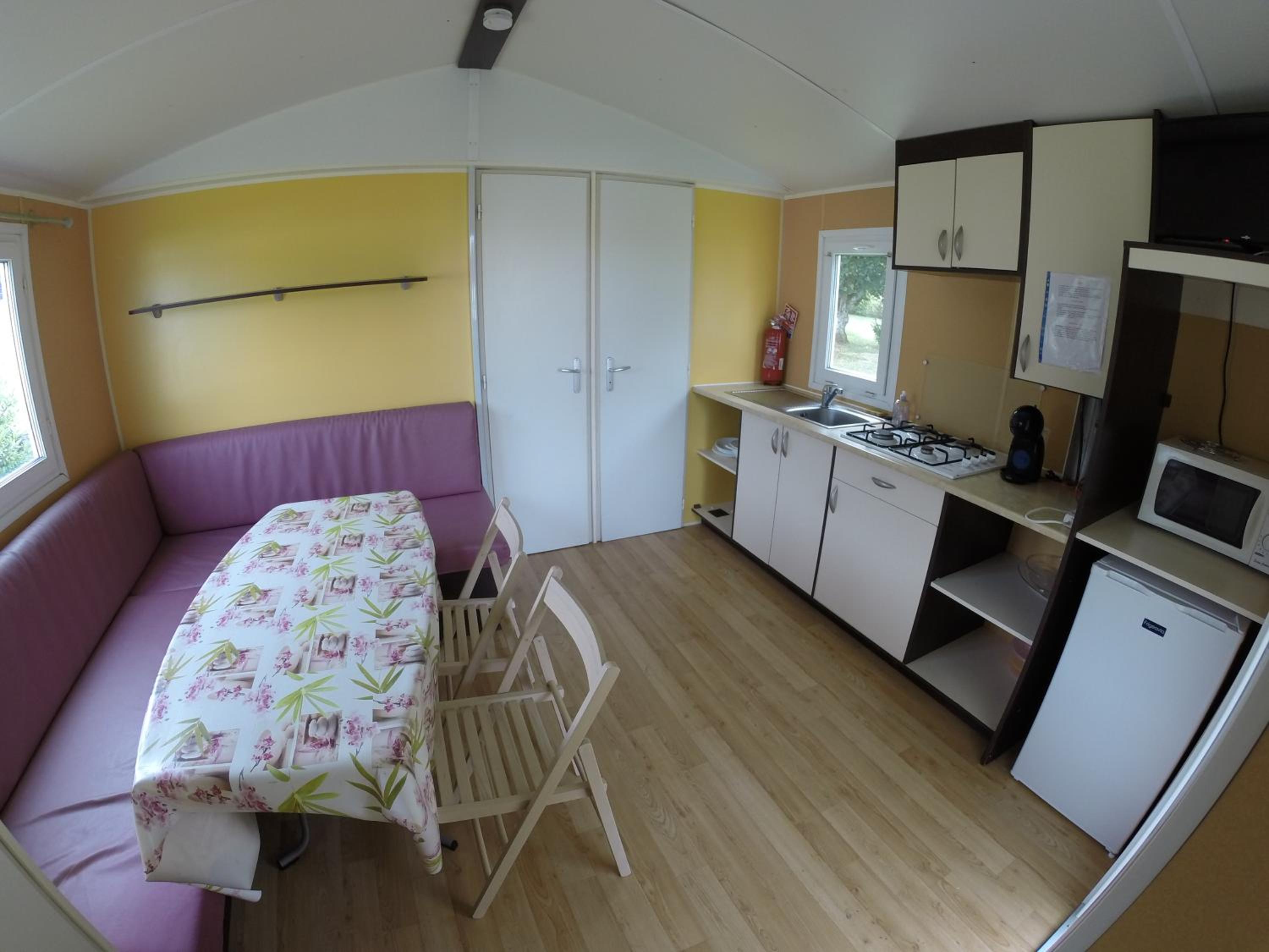 Mobile Home - Photo 2
