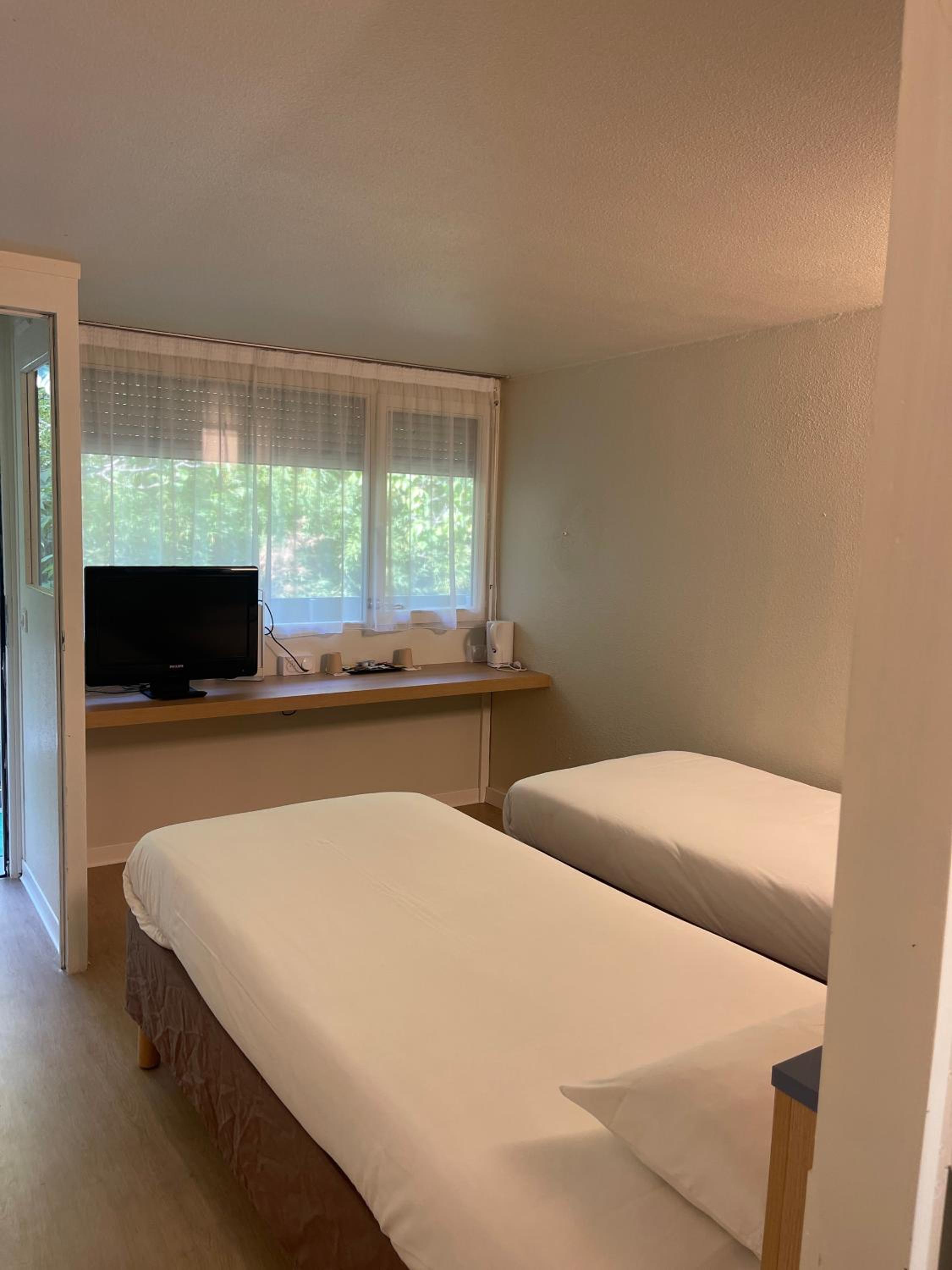 Double Room - Photo 9