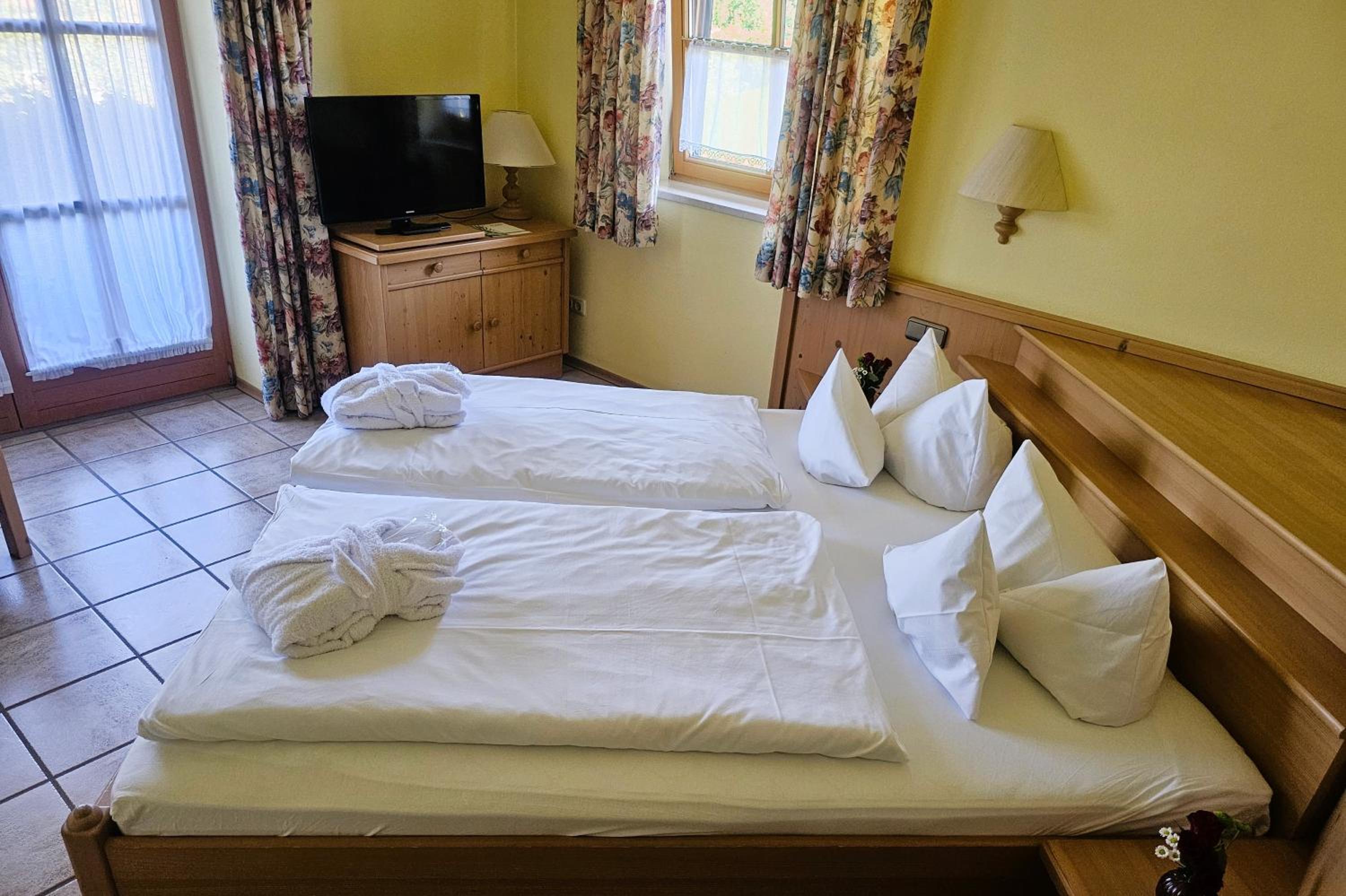 Superior Double Room - Photo 3