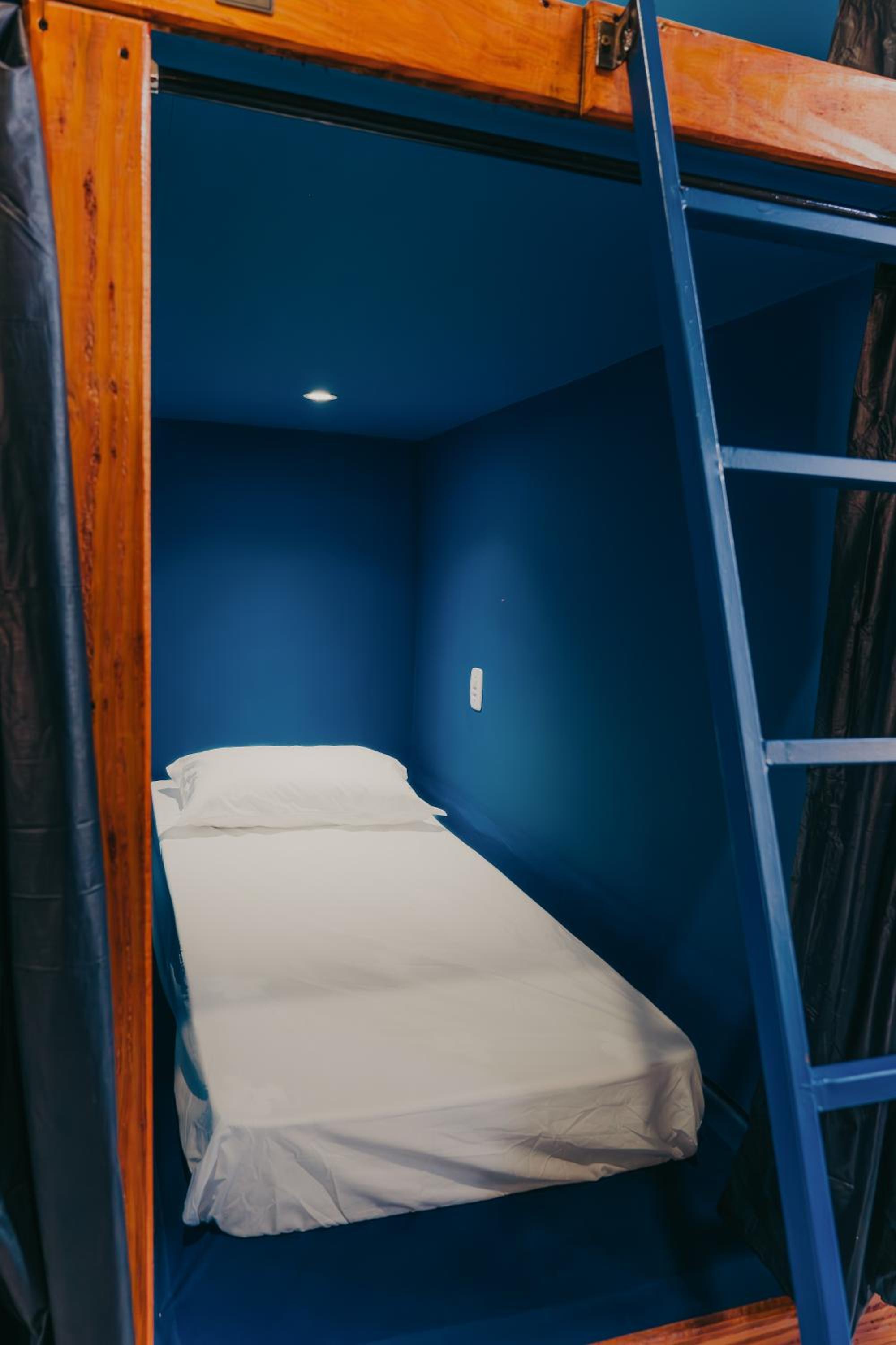 Single Bed in Dormitory Room photo 2