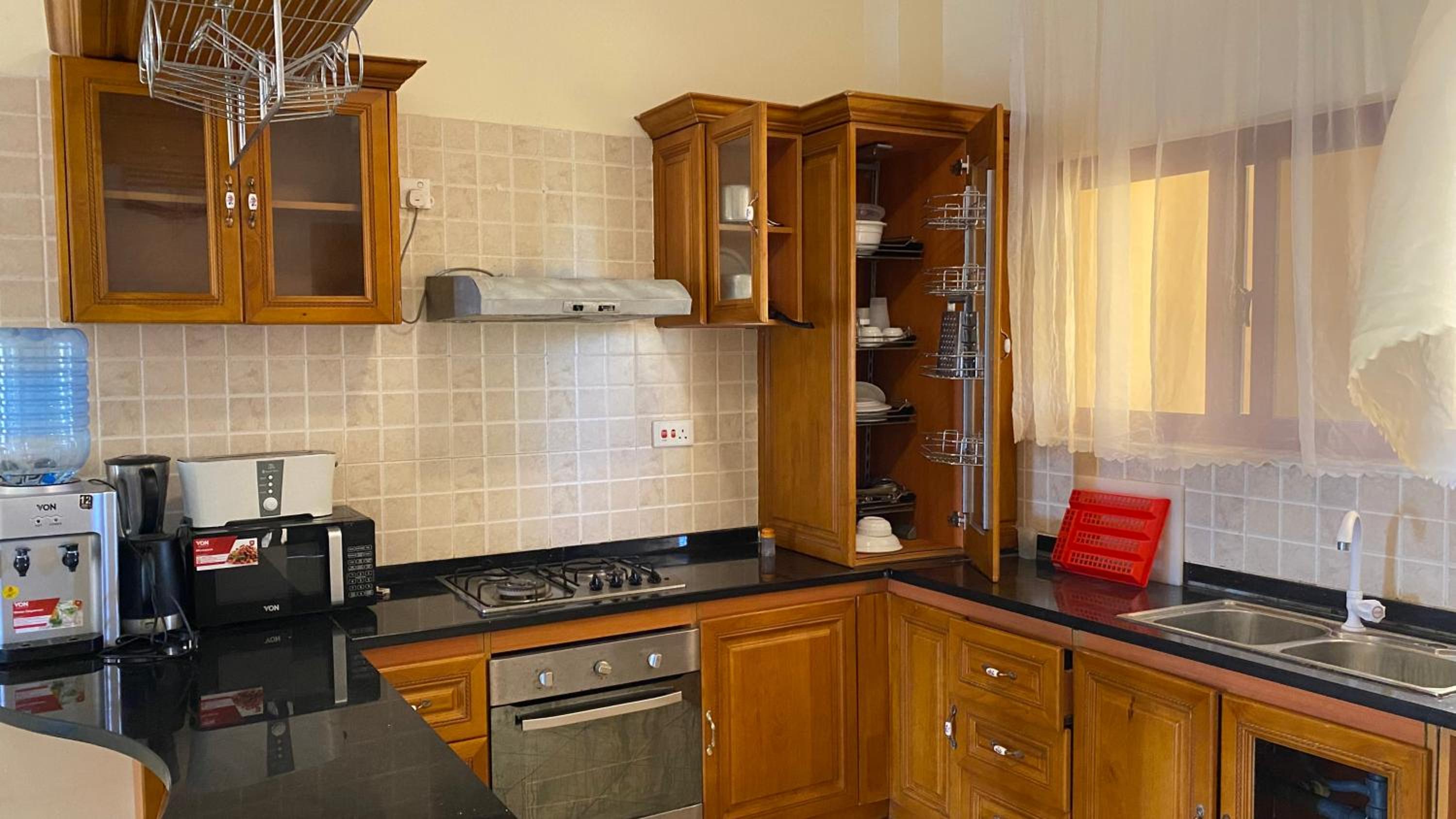 One-Bedroom Apartment - Photo 3