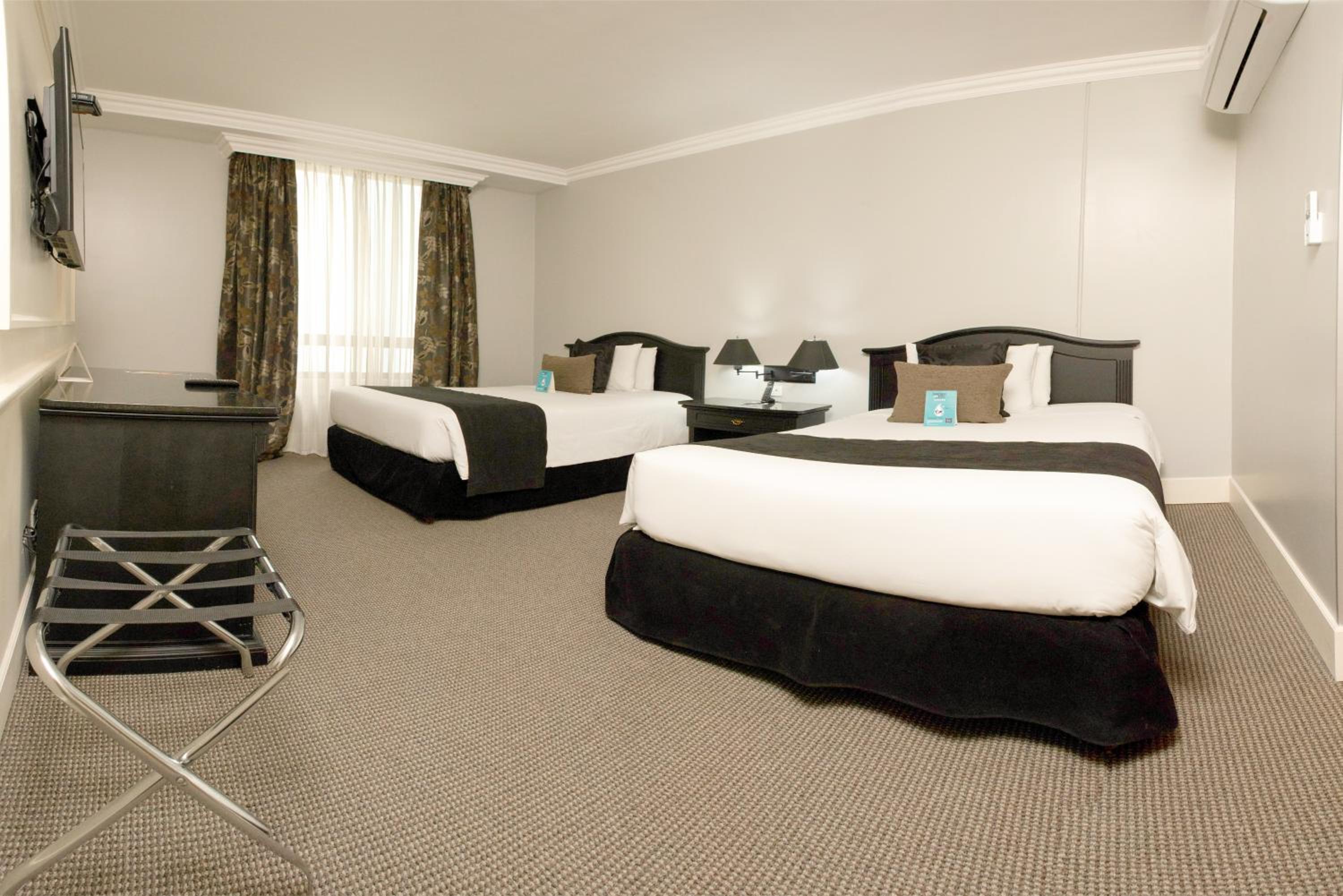 Superior Double Room with Two Double Beds photo 1