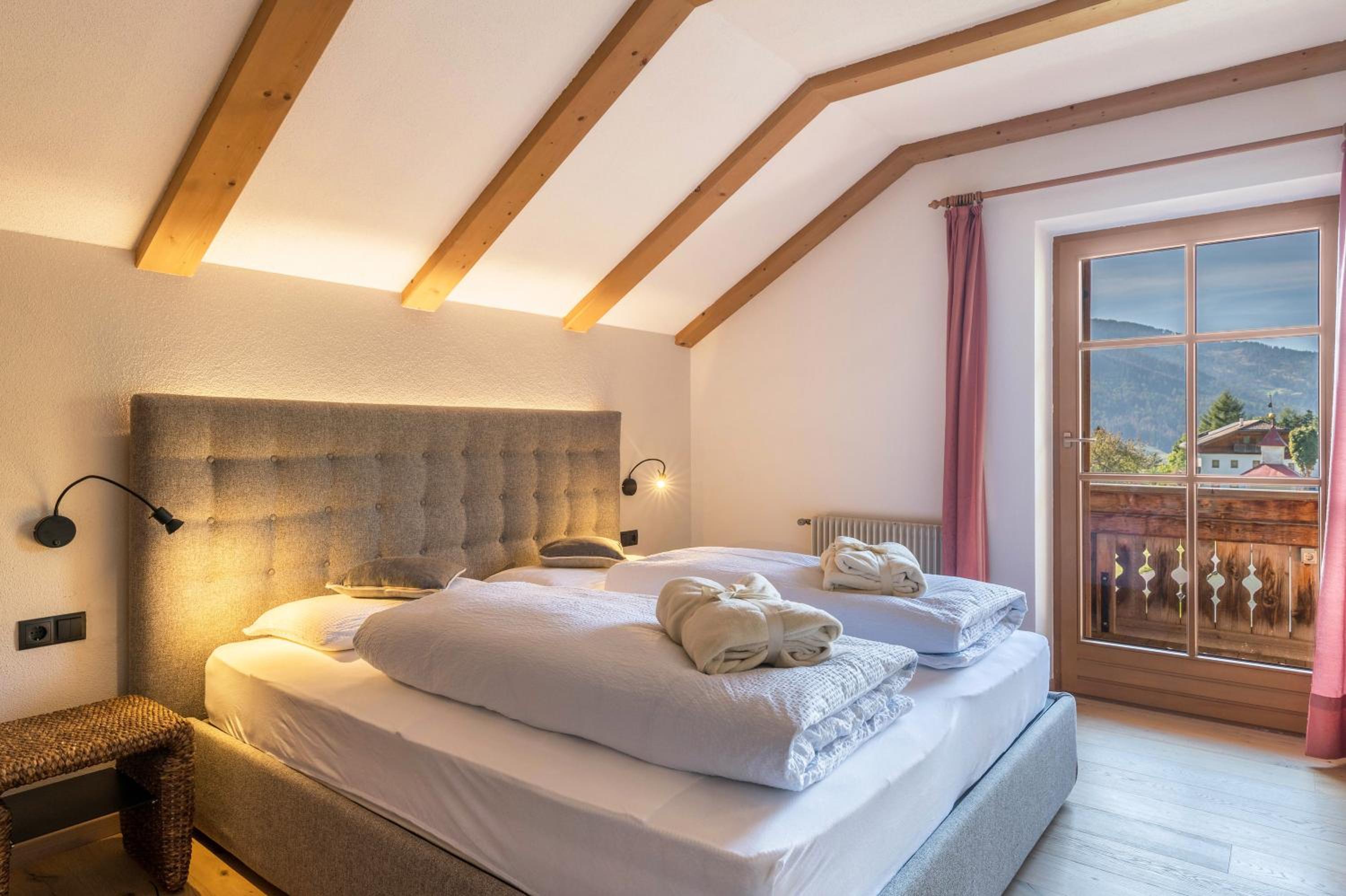 Two-Bedroom Deluxe Apartment with Garden View photo 1