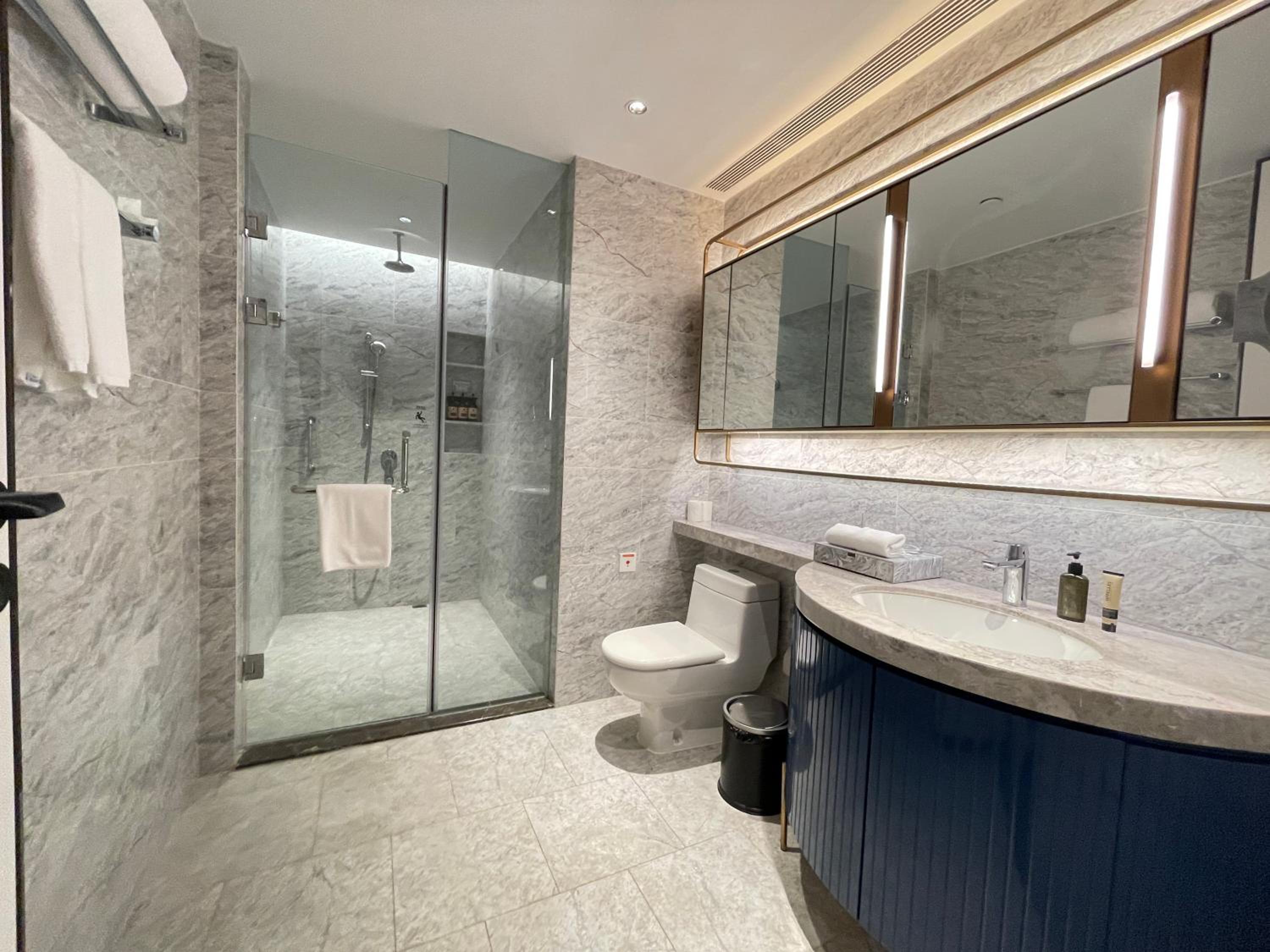 3 Bedroom River View Executive - Luggage Delivery Service