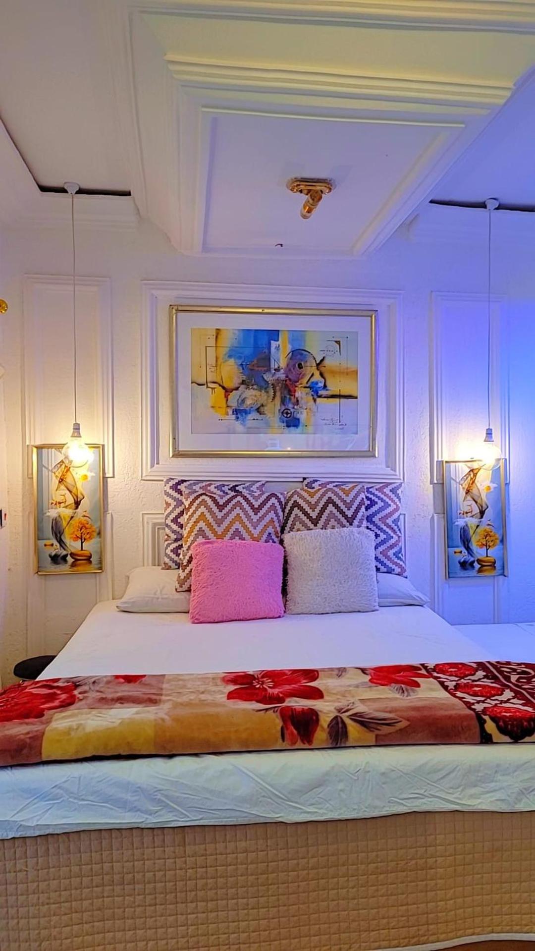 Deluxe Double Room with Balcony photo 2