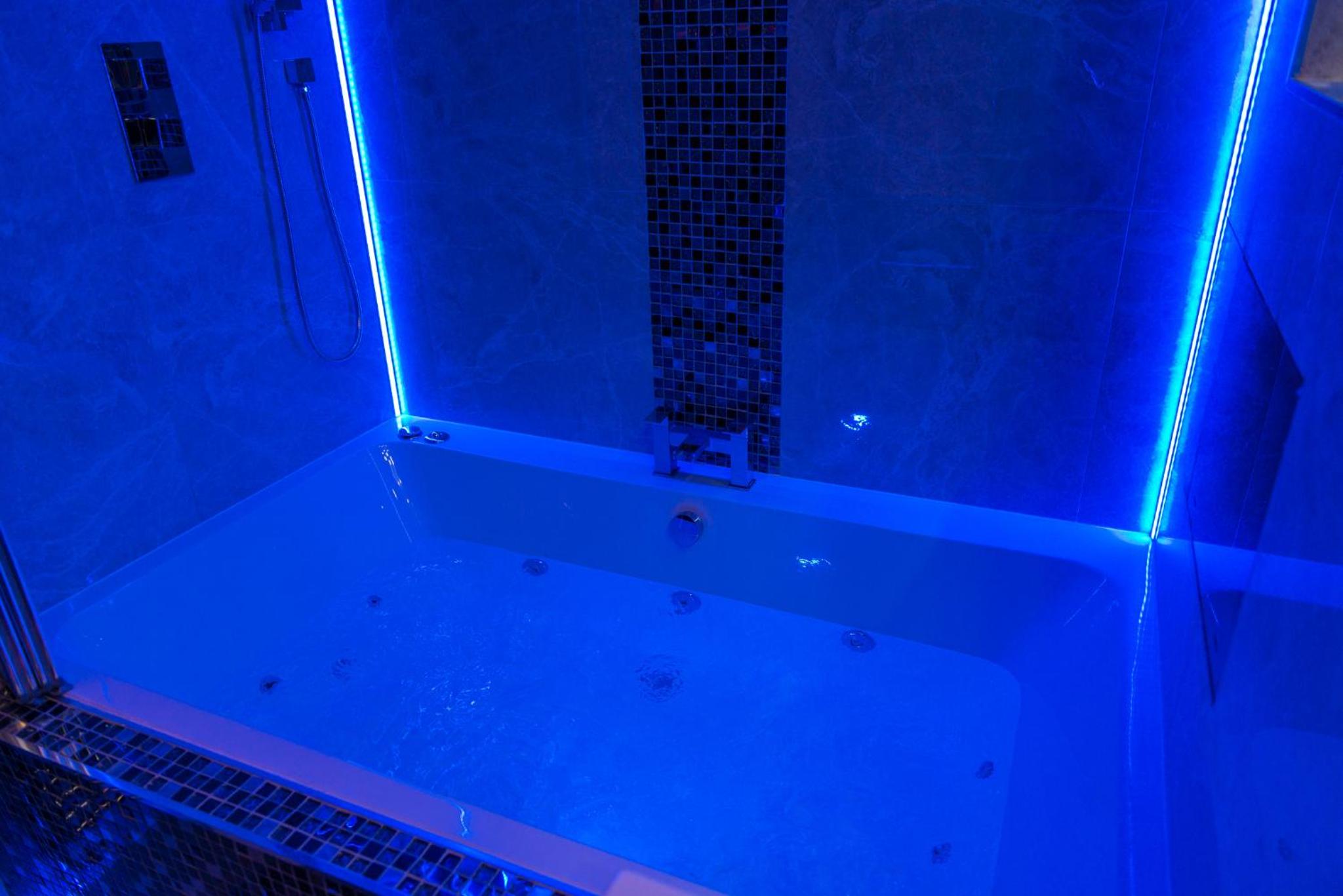 Superior Suite - Photo 47