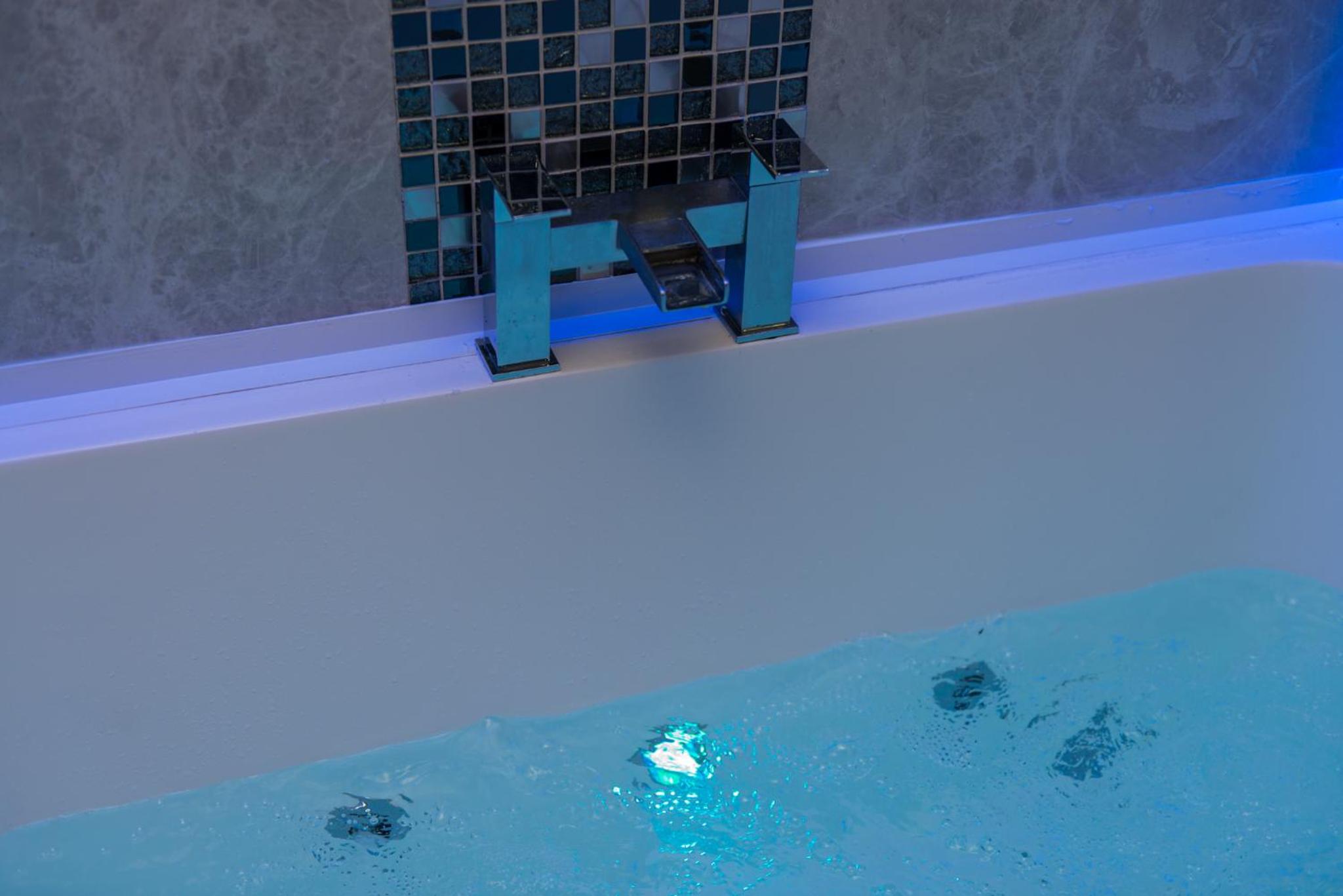 Executive Suite - Photo 6