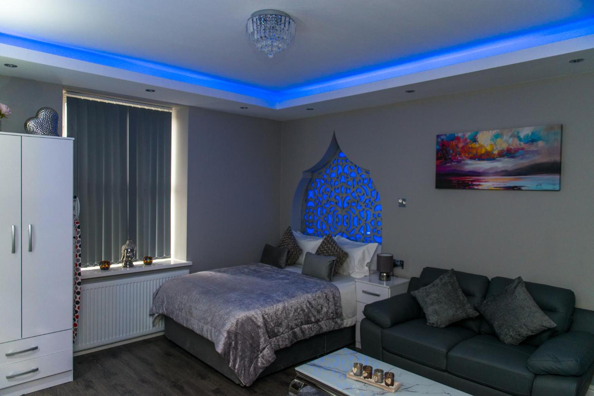 Superior Suite - Photo 8