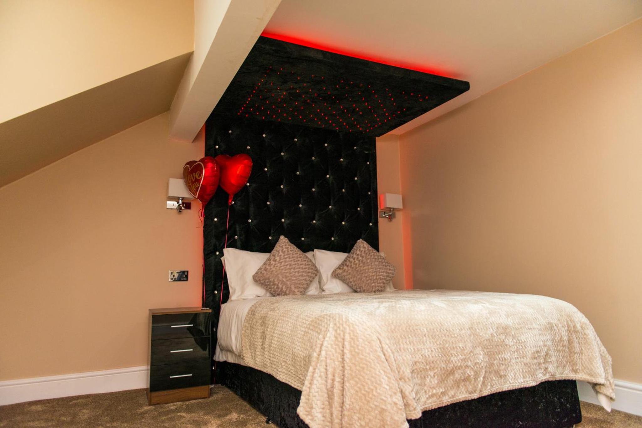 One-Bedroom Apartment - Photo 34