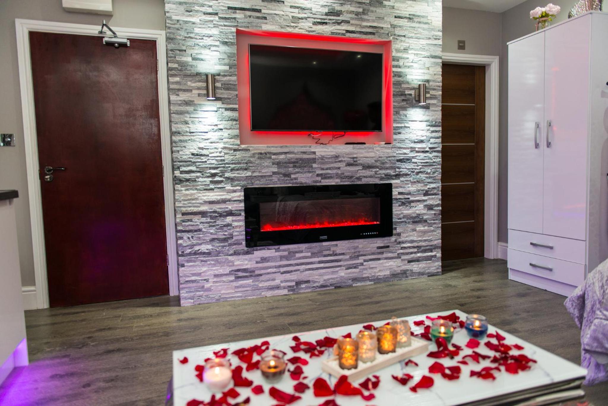 Superior Suite - Photo 17