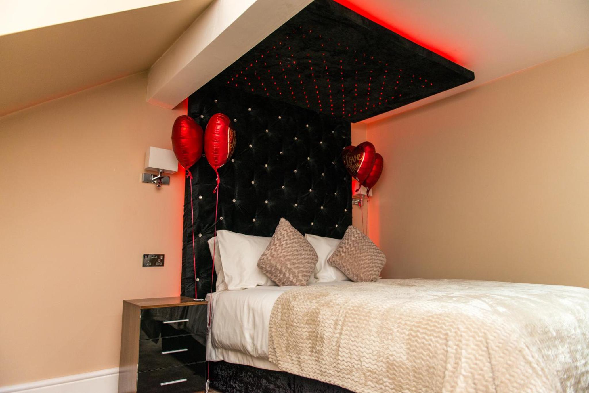 One-Bedroom Apartment - Photo 35