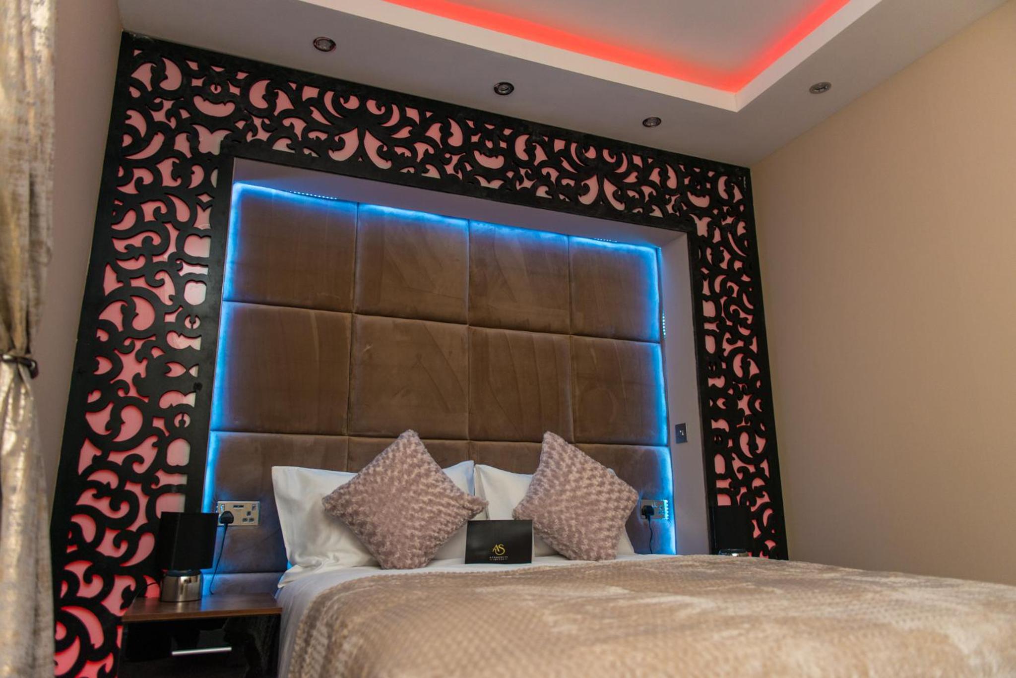 Executive Suite - Photo 54